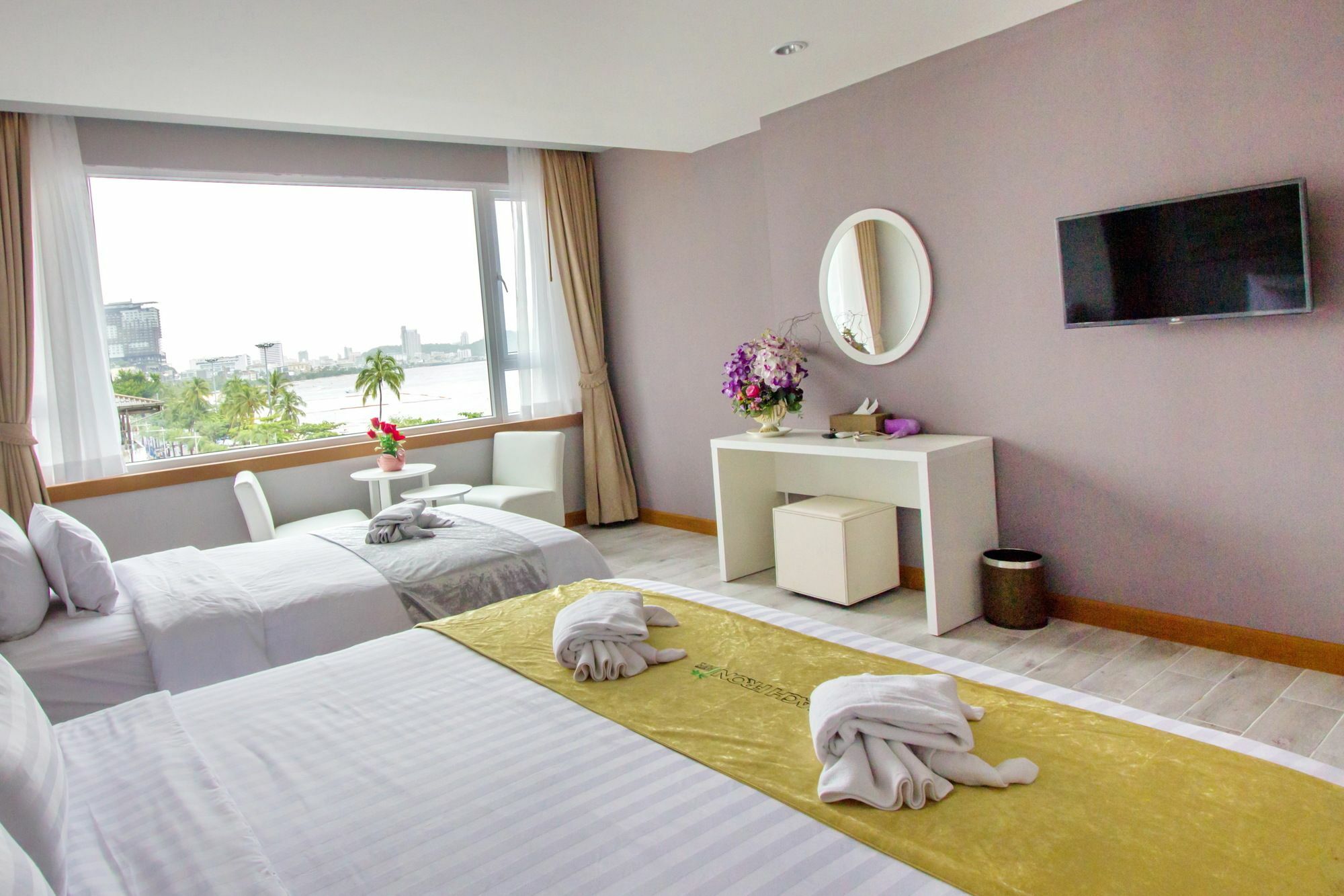 The Front Resort,