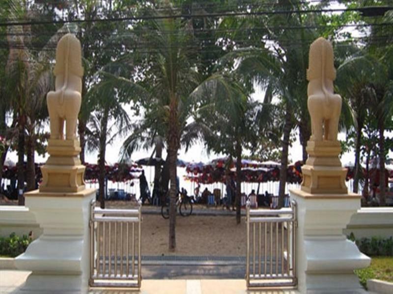 Avalon Resort 4*