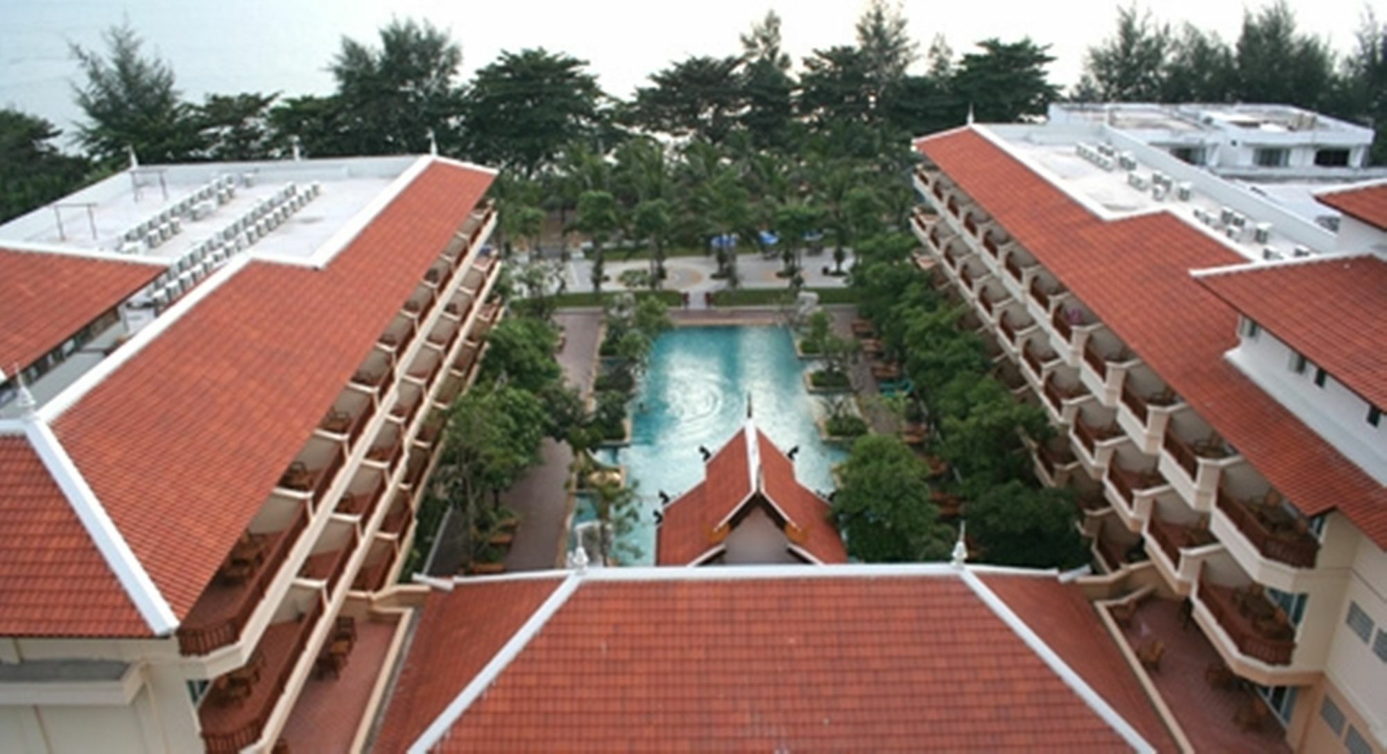 Avalon Resort 4*