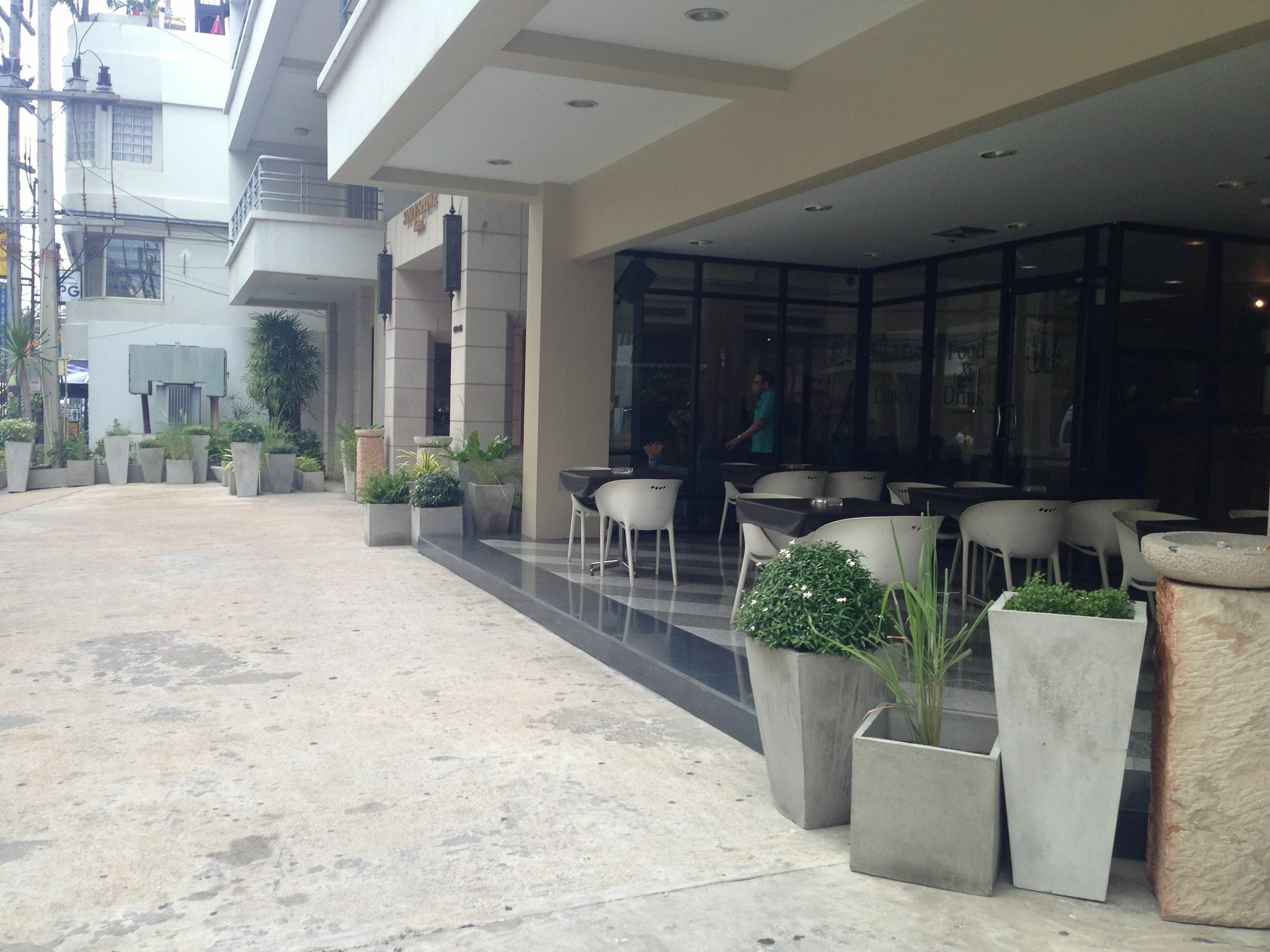 Sandy Spring Hotel