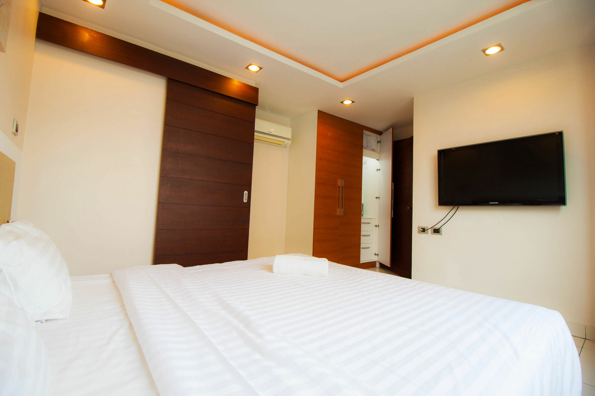 Hyde Park By Sunny Hotel
