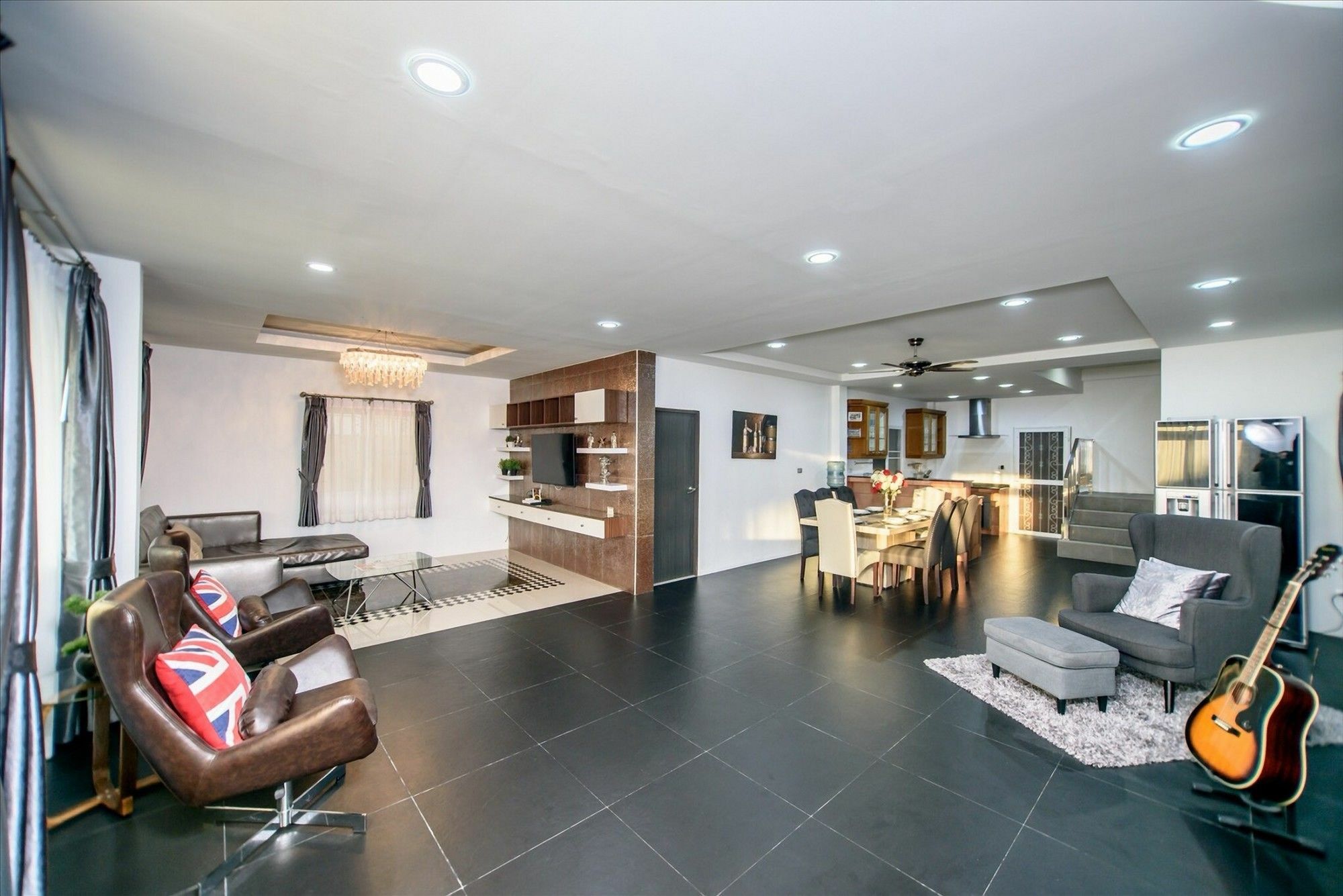 4bd Pool With Jacuzzi - Exquisite Pool A Pattaya