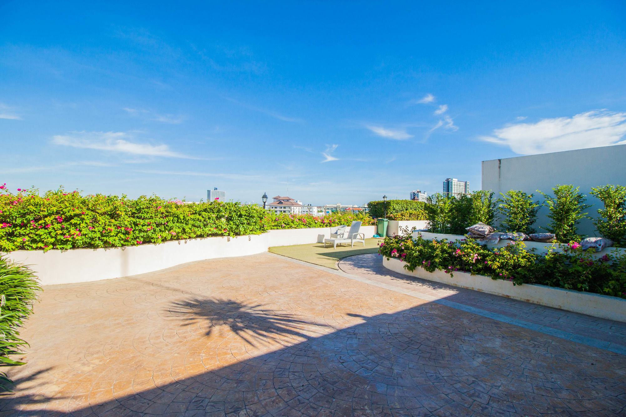 Hyde Park By Sunny Hotel Pattaya