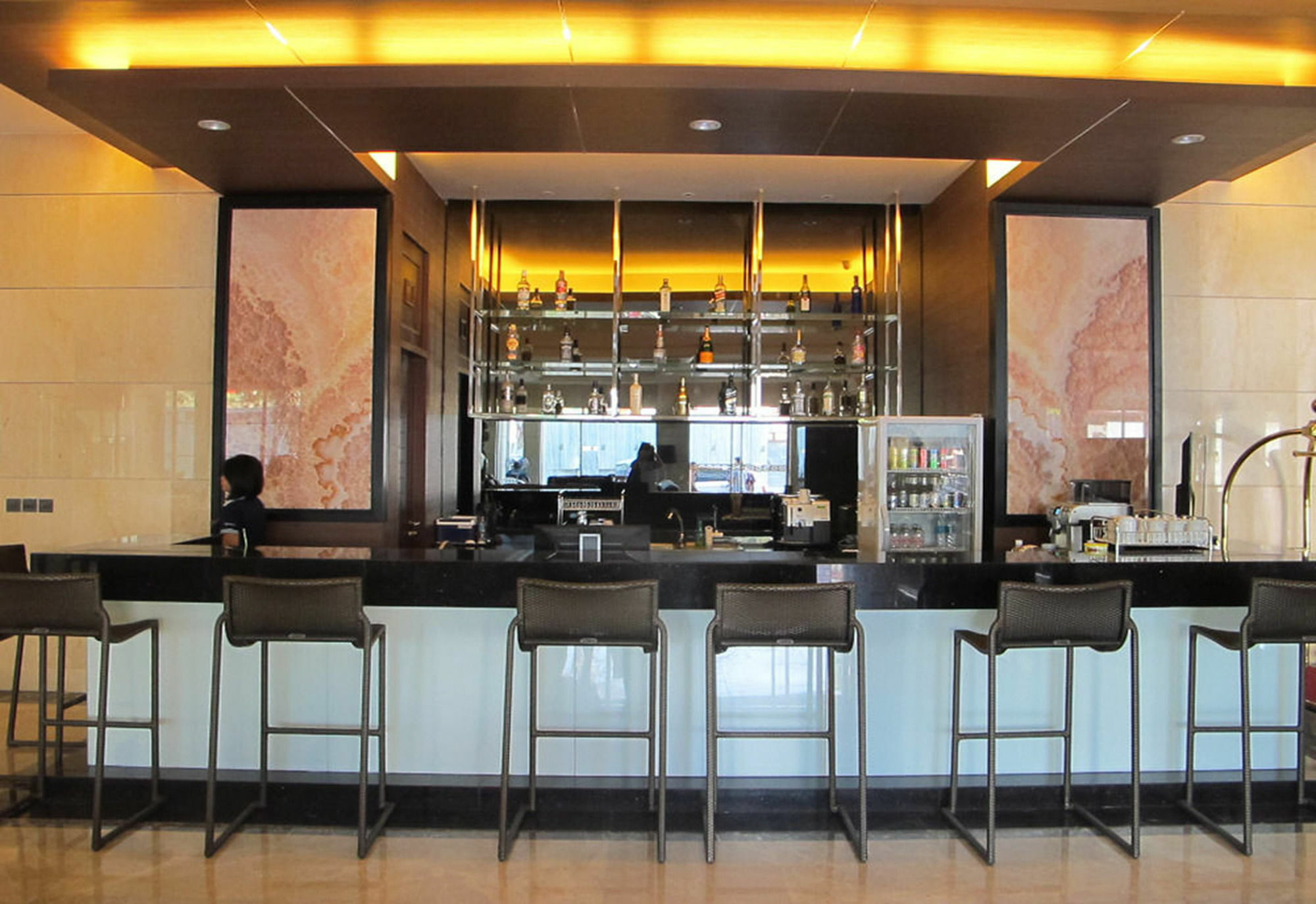 March Hotel