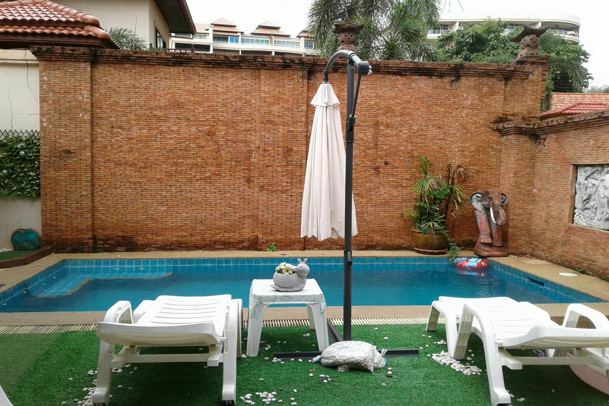 Mountain House * Pattaya