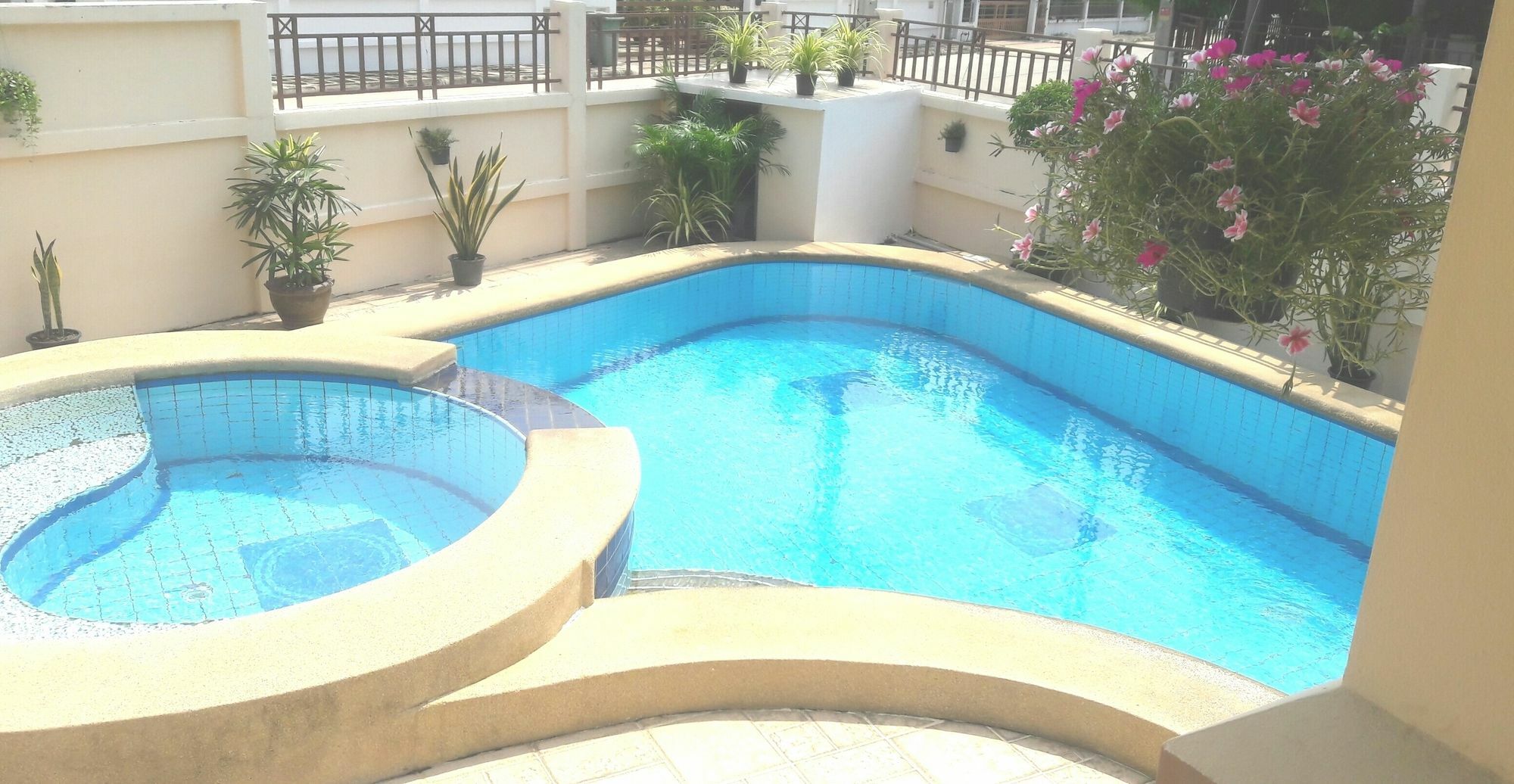 Apartment 4 Bedroom House & Private Pool Pattaya