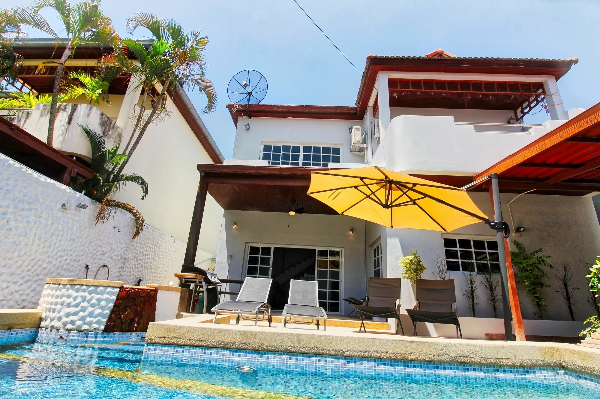 Grande Adam Private Pool วิลล่า