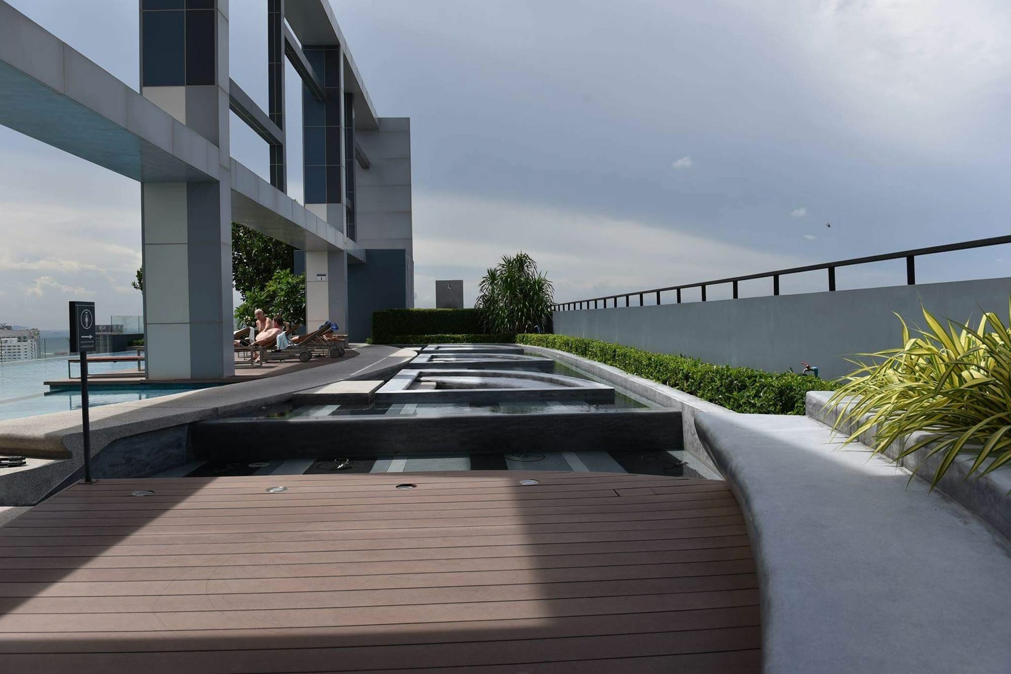 Hotel Centric Royal By Swimming Pool