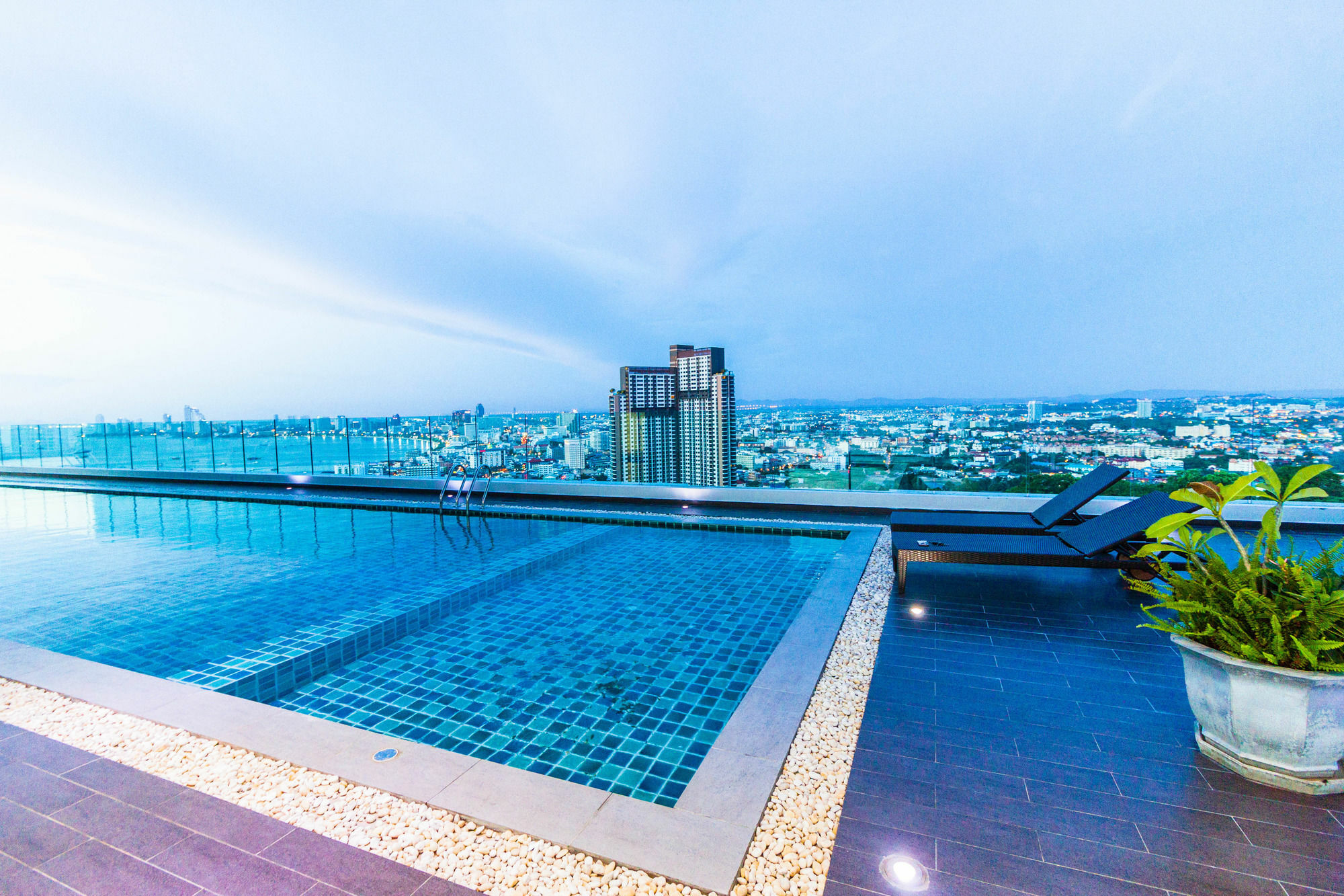 Vision Pratumnak By Sunny Apartamento *