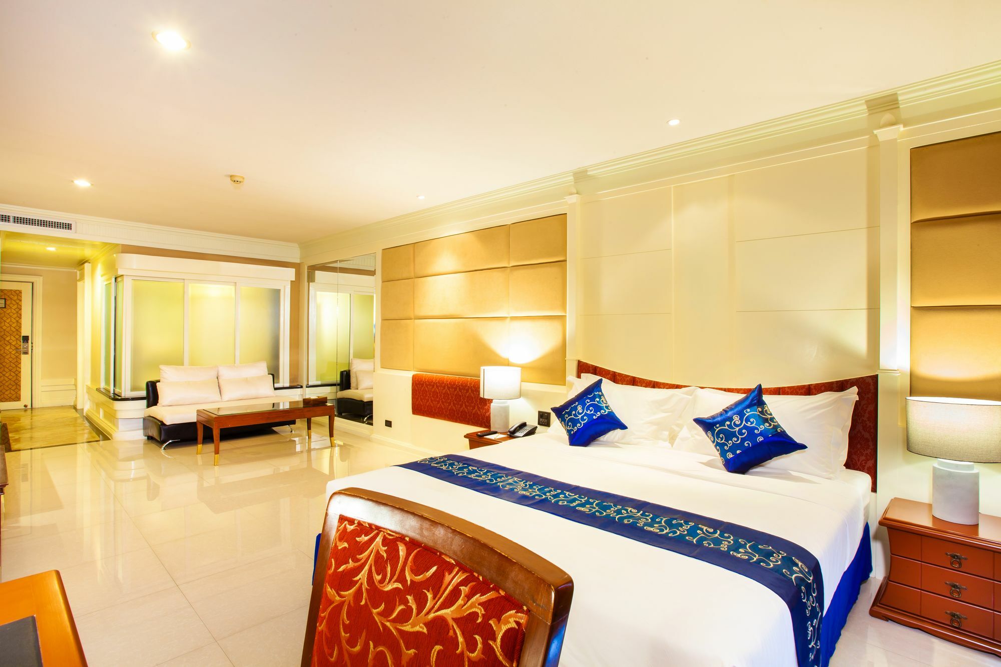 Floral - Dolphin Circle Tempat peranginan