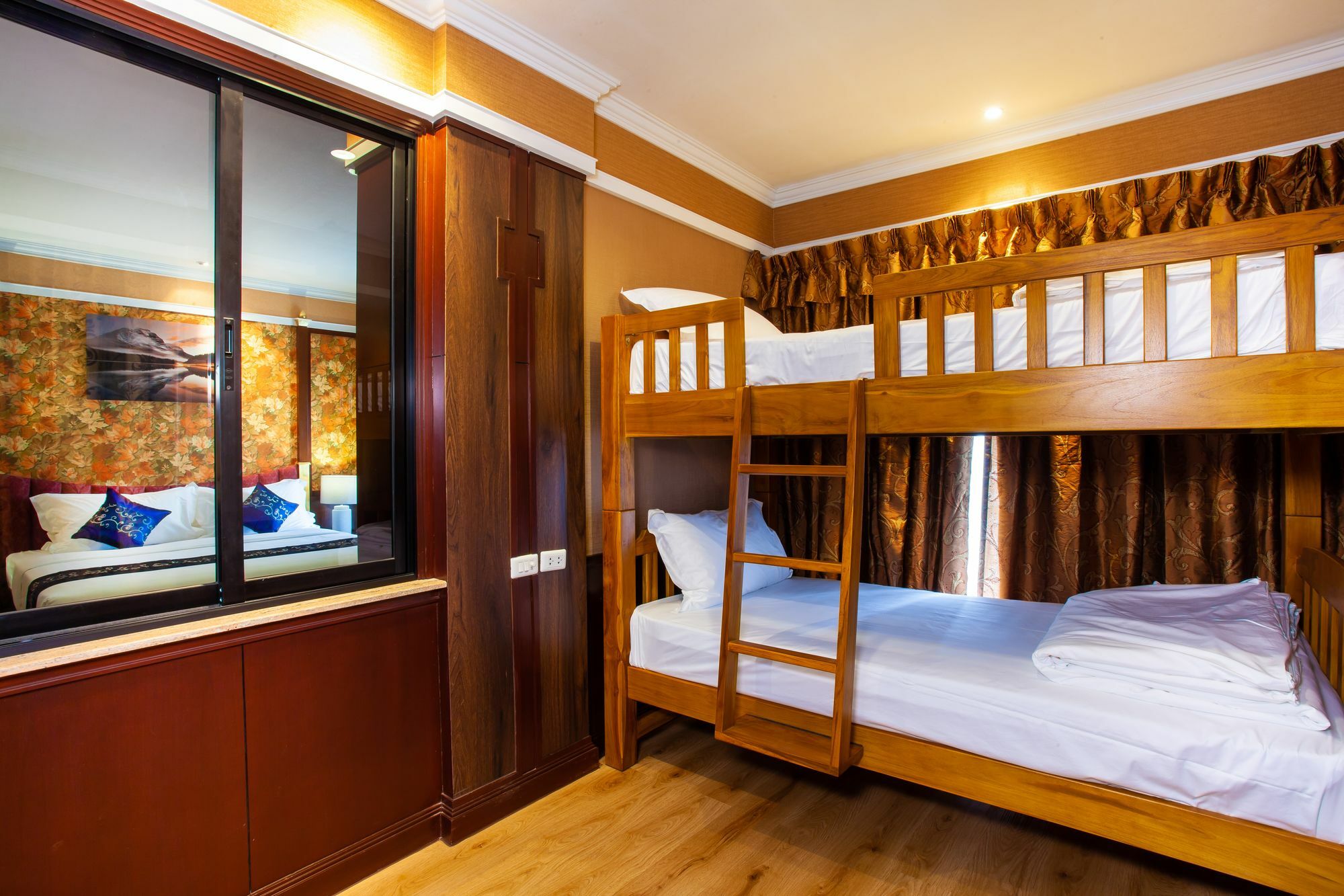 Floral - Dolphin Circle Tempat peranginan 4*
