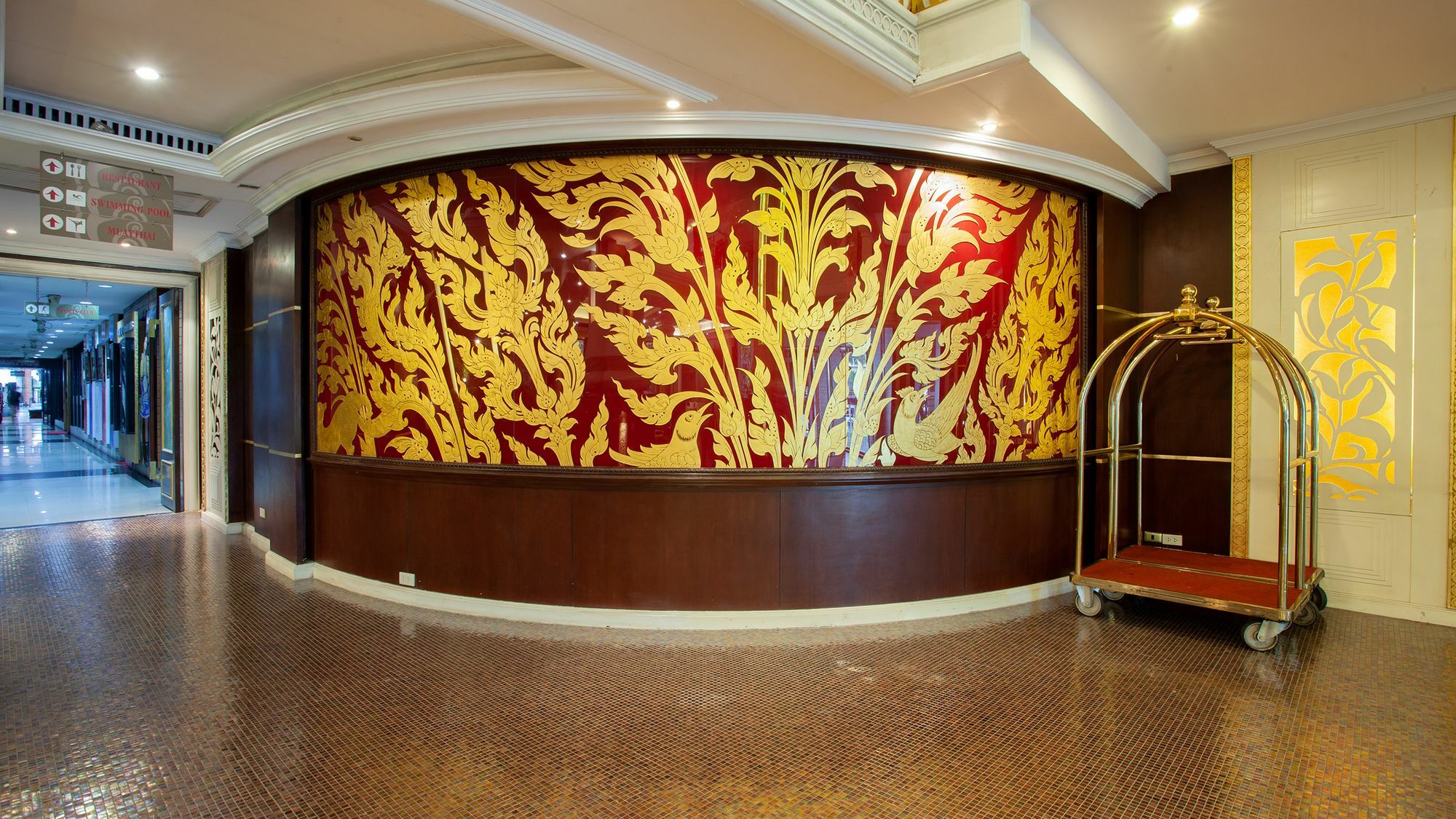 Floral - Dolphin Circle 4* Pattaya