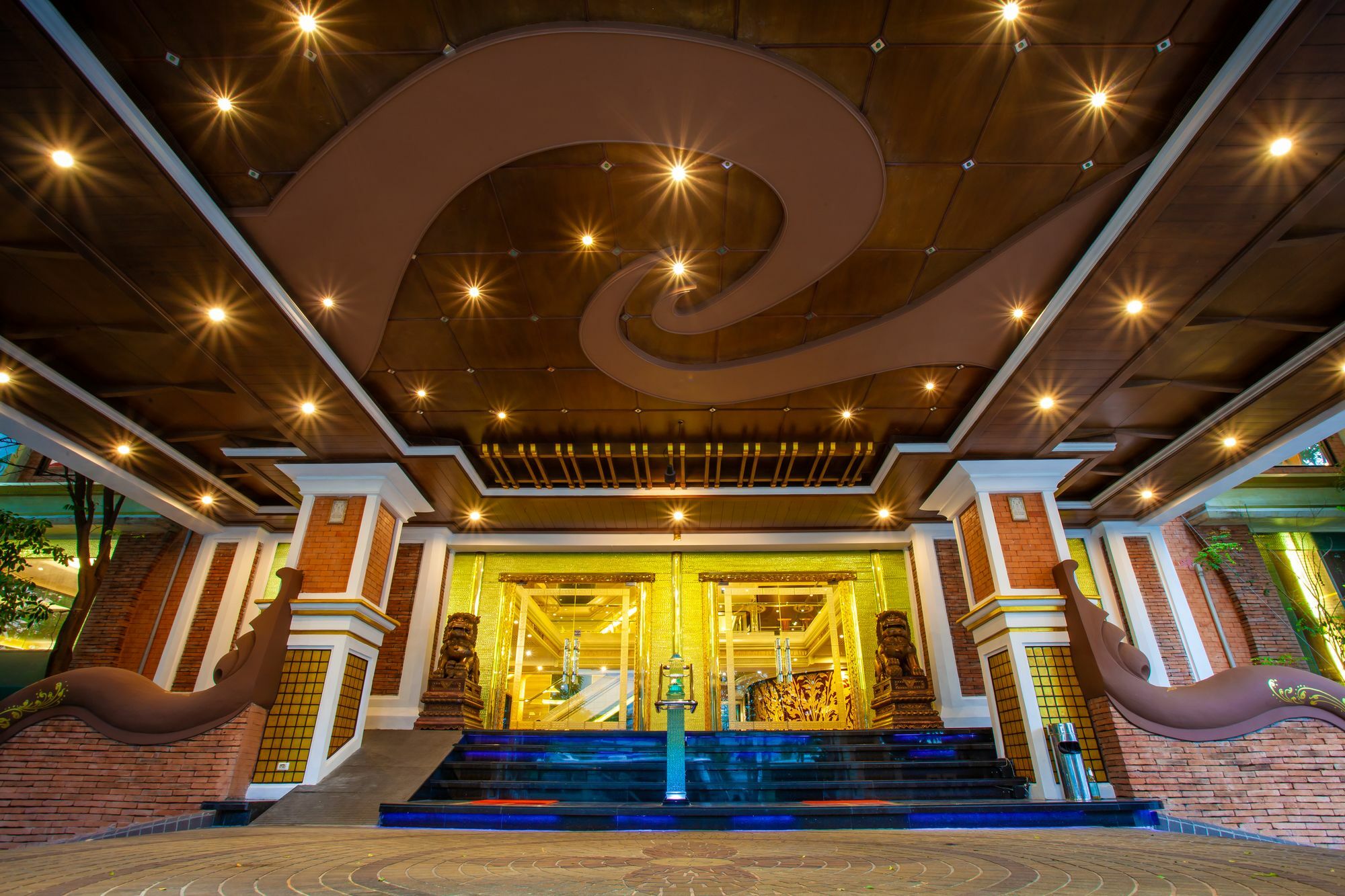 Tempat peranginan Floral - Dolphin Circle
