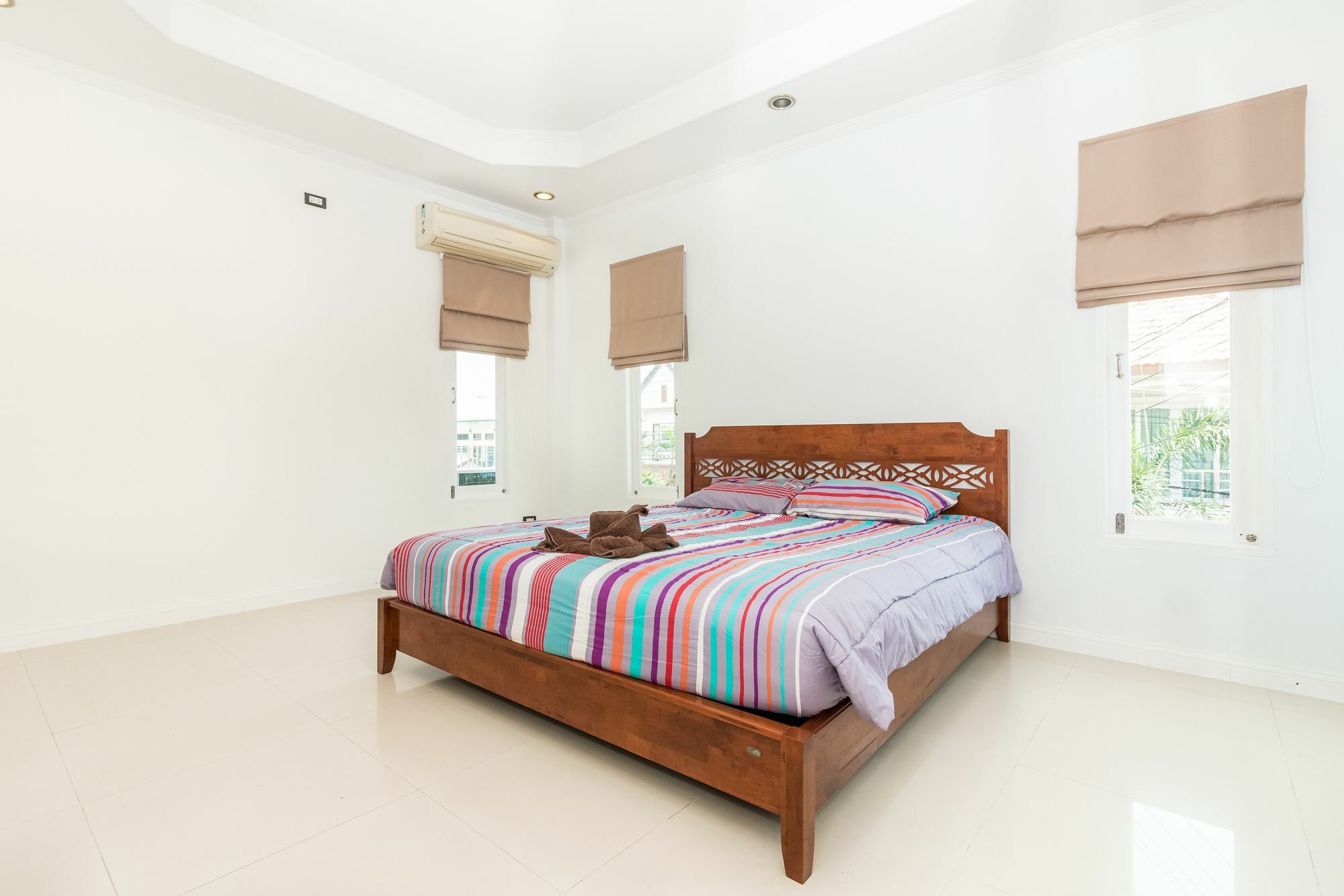 Villa Baan Kanittha - Tewaree 4 Bedrooms Pool *