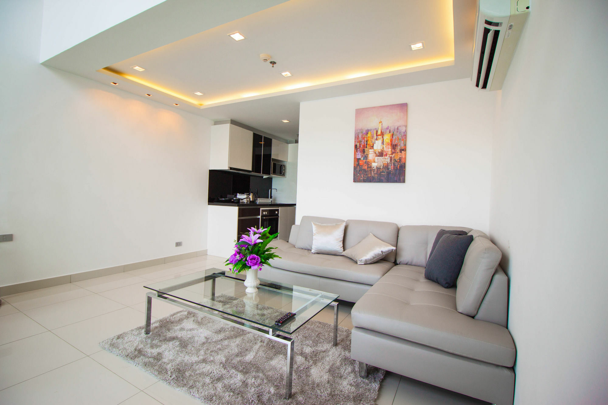 Wongamat Tower 1 Bedroom Apartment *