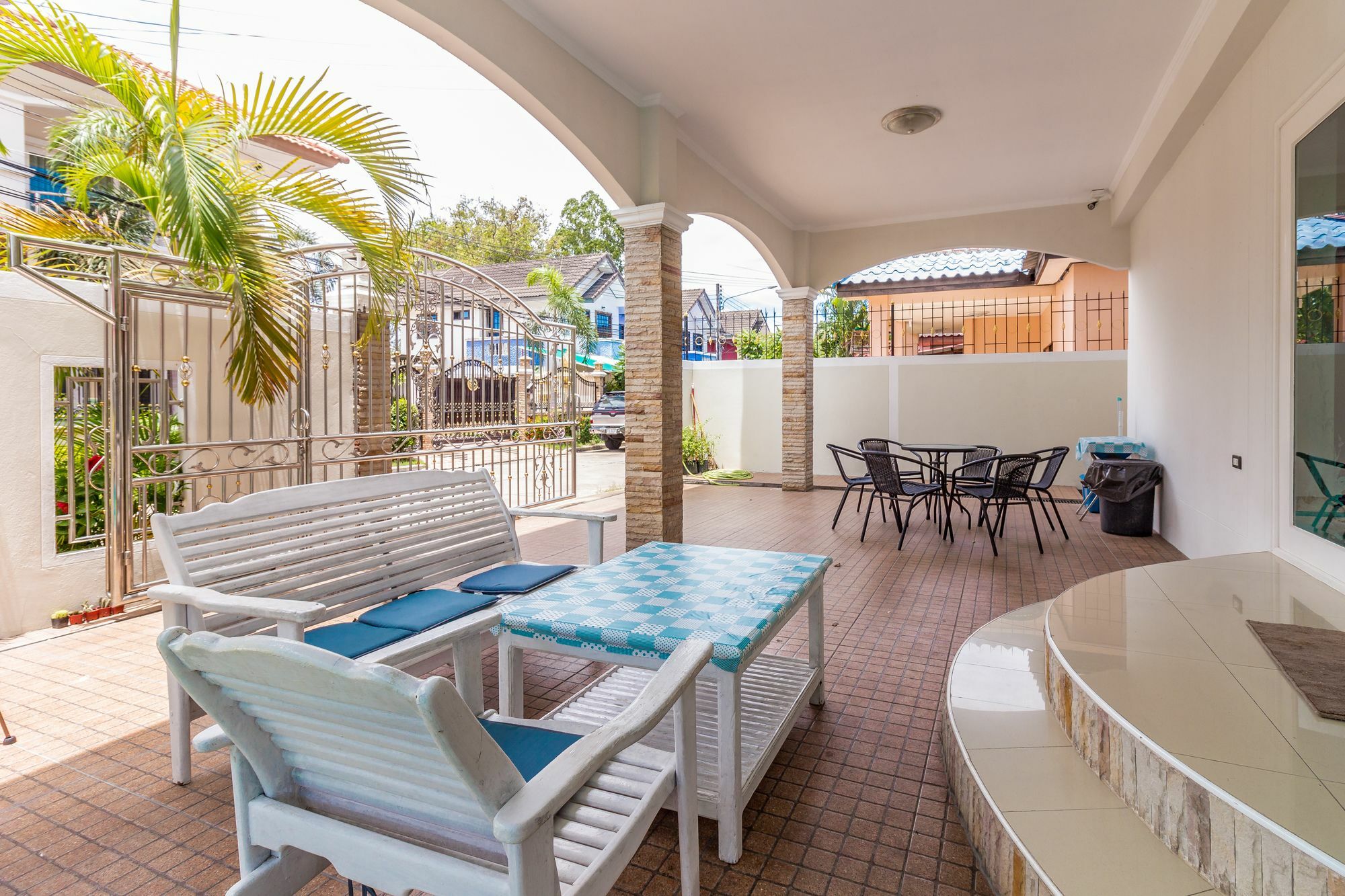 Baan Kanittha - Tewaree 4 Bedrooms Pool Villa Pattaya