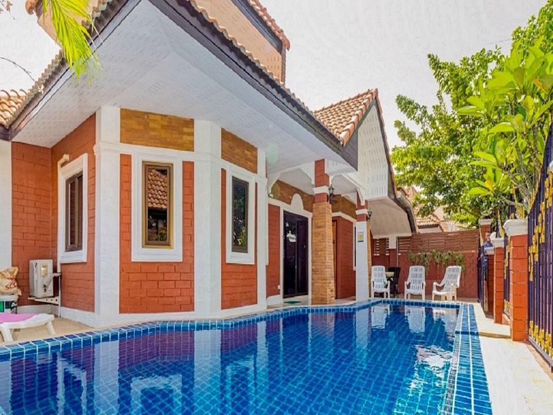 Baan Kanittha - 4 Bedrooms Garden Villa *