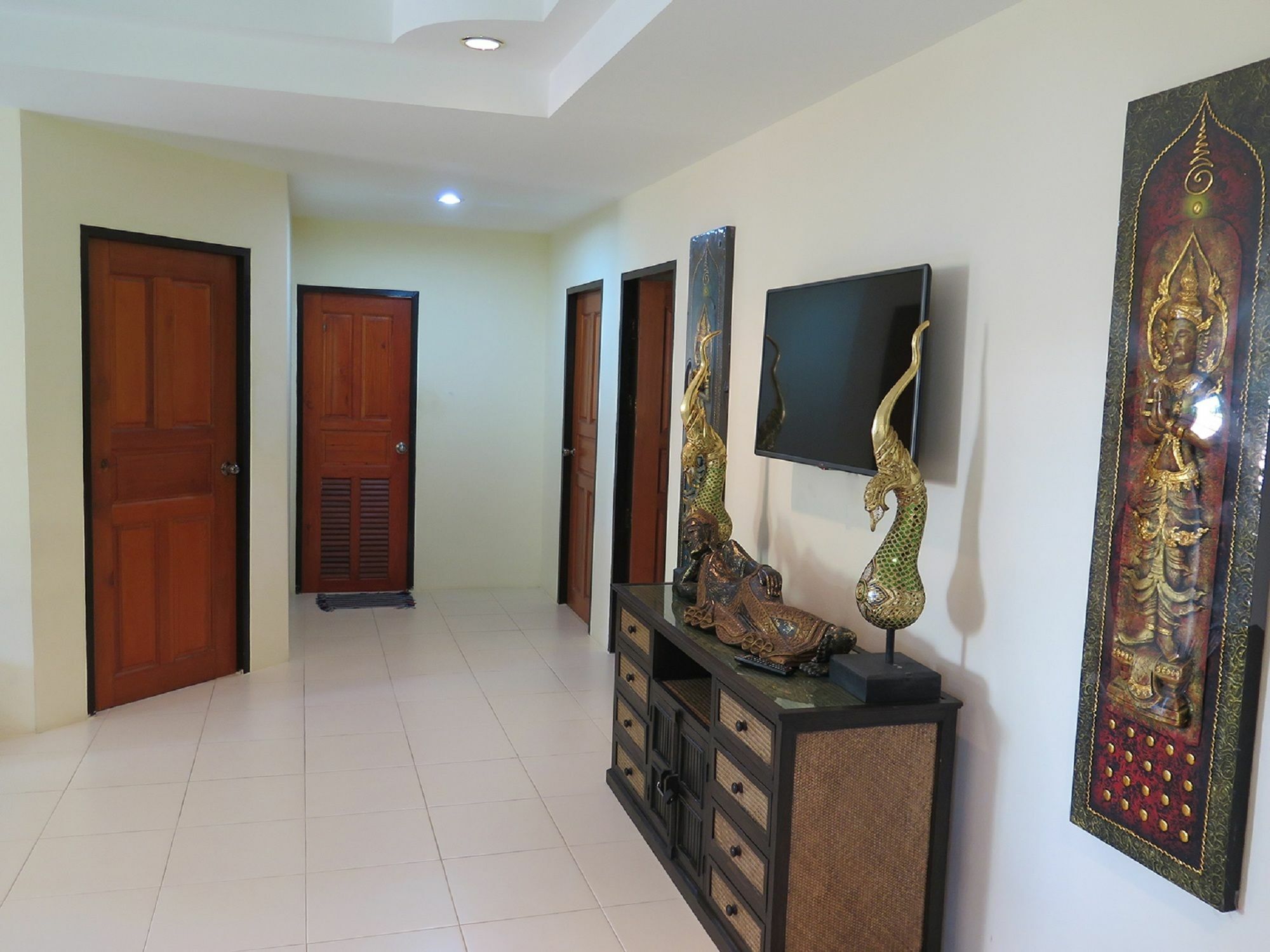 Villa Baan Kanittha - 4 Bedrooms Garden Pattaya