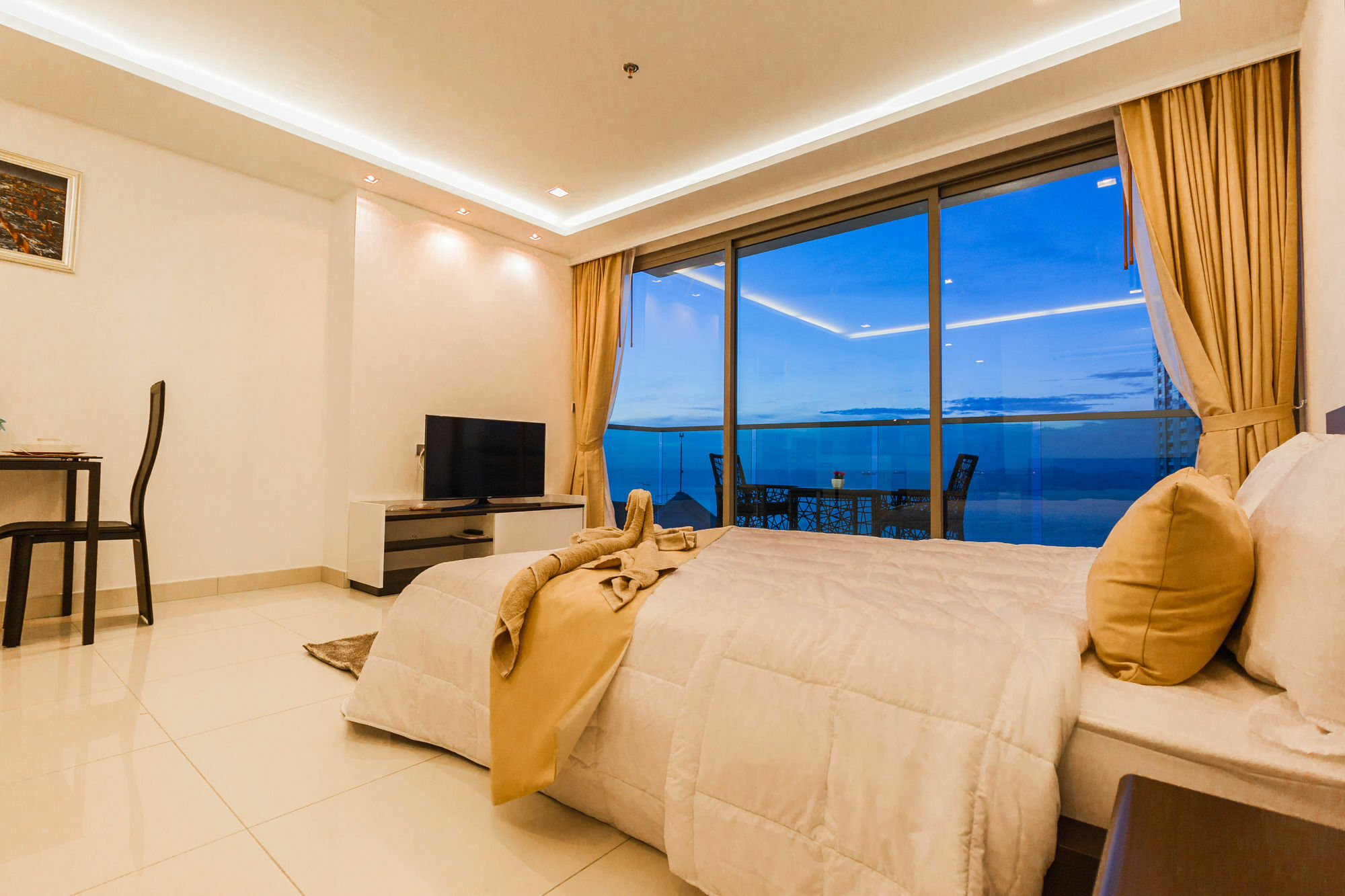 Apartment Wongamat Tower 1 Bedroom