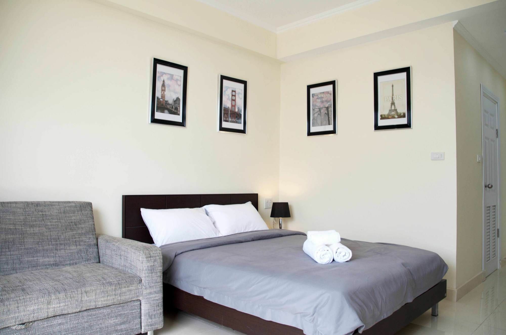 Thepthip Artdeco Studio Apartment