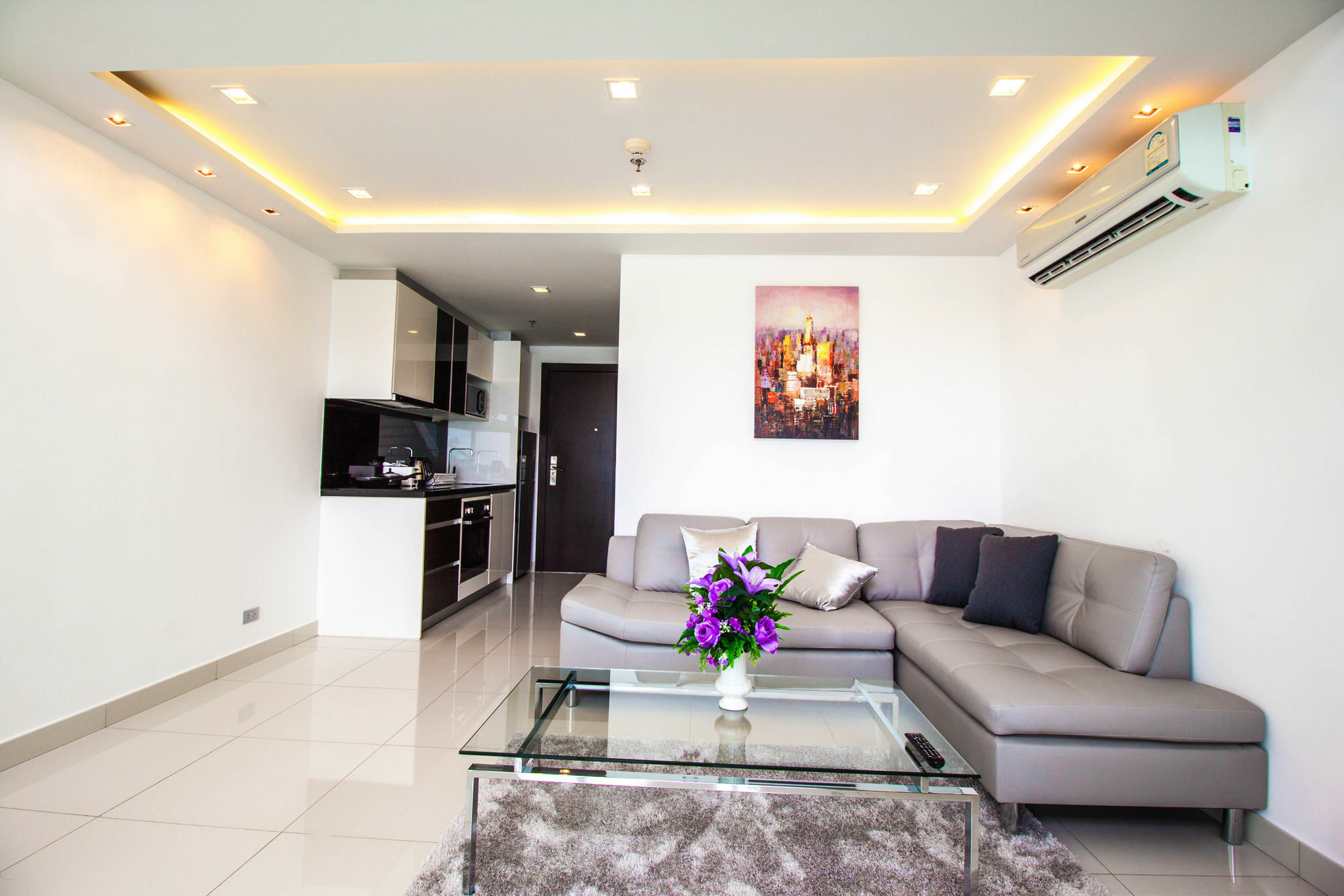 Wongamat Tower 1 Bedroom Apartment *