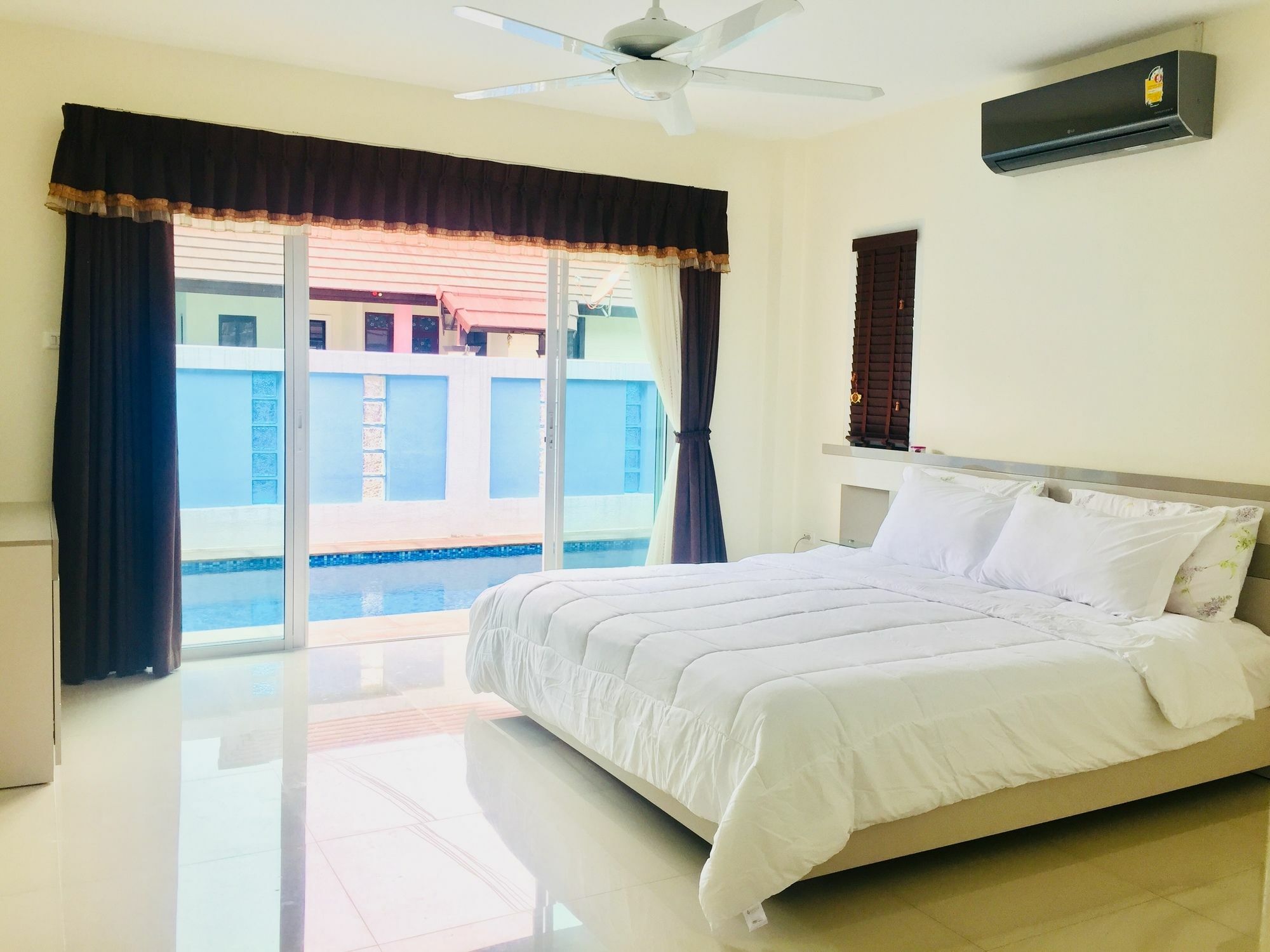 Villa M Tropical - East