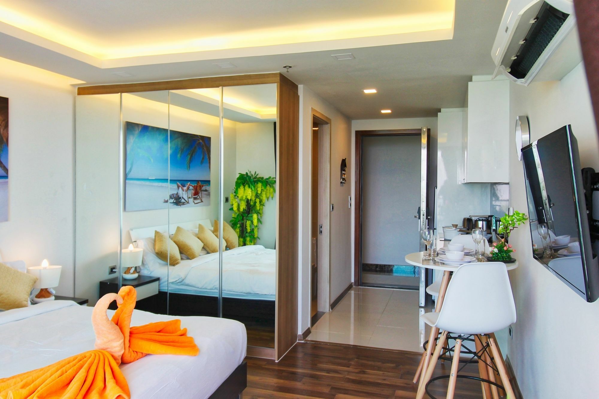 The Peak Towers Apartment