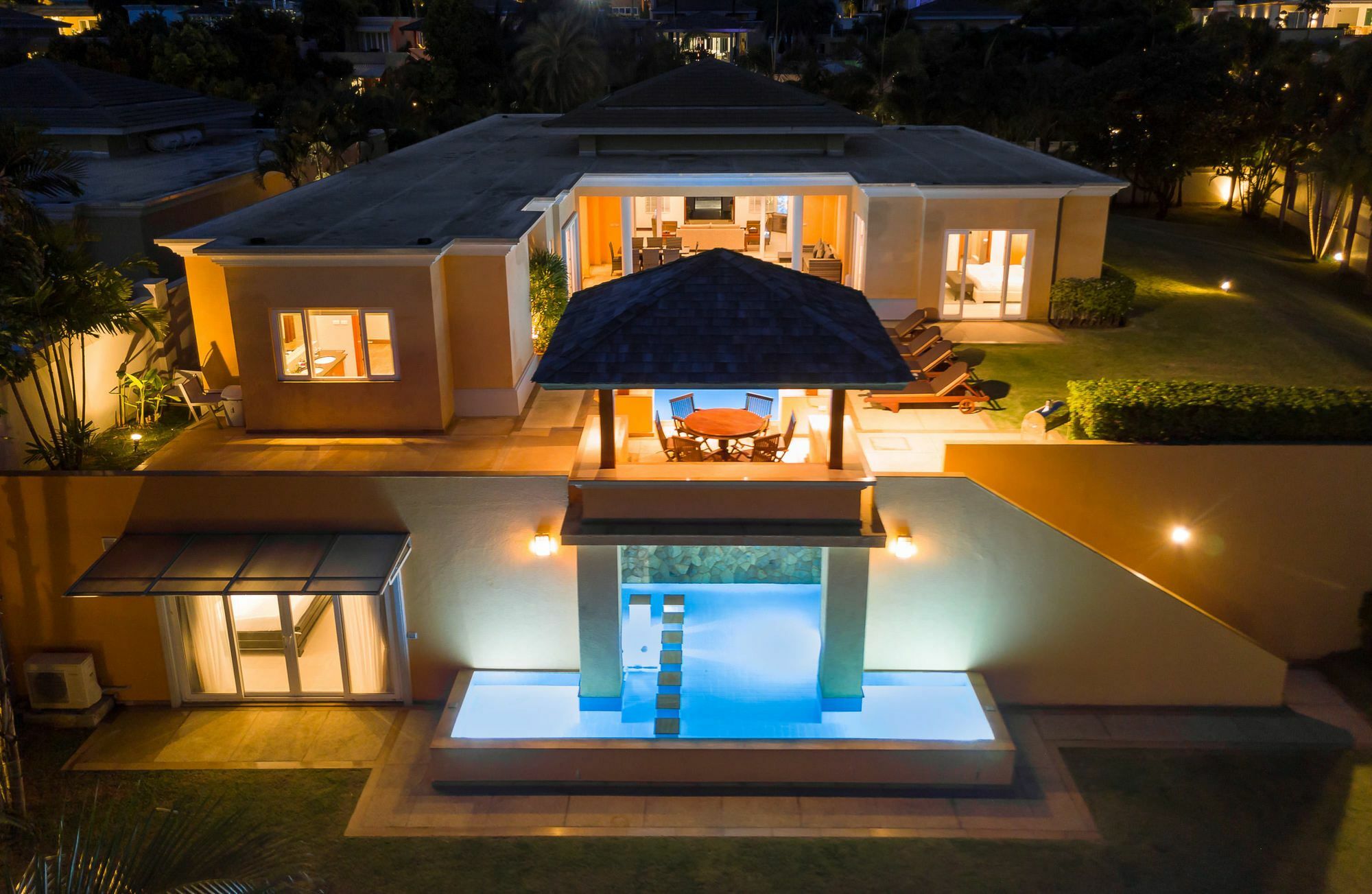 Sunset View Luxury Pool Villa Pattaya