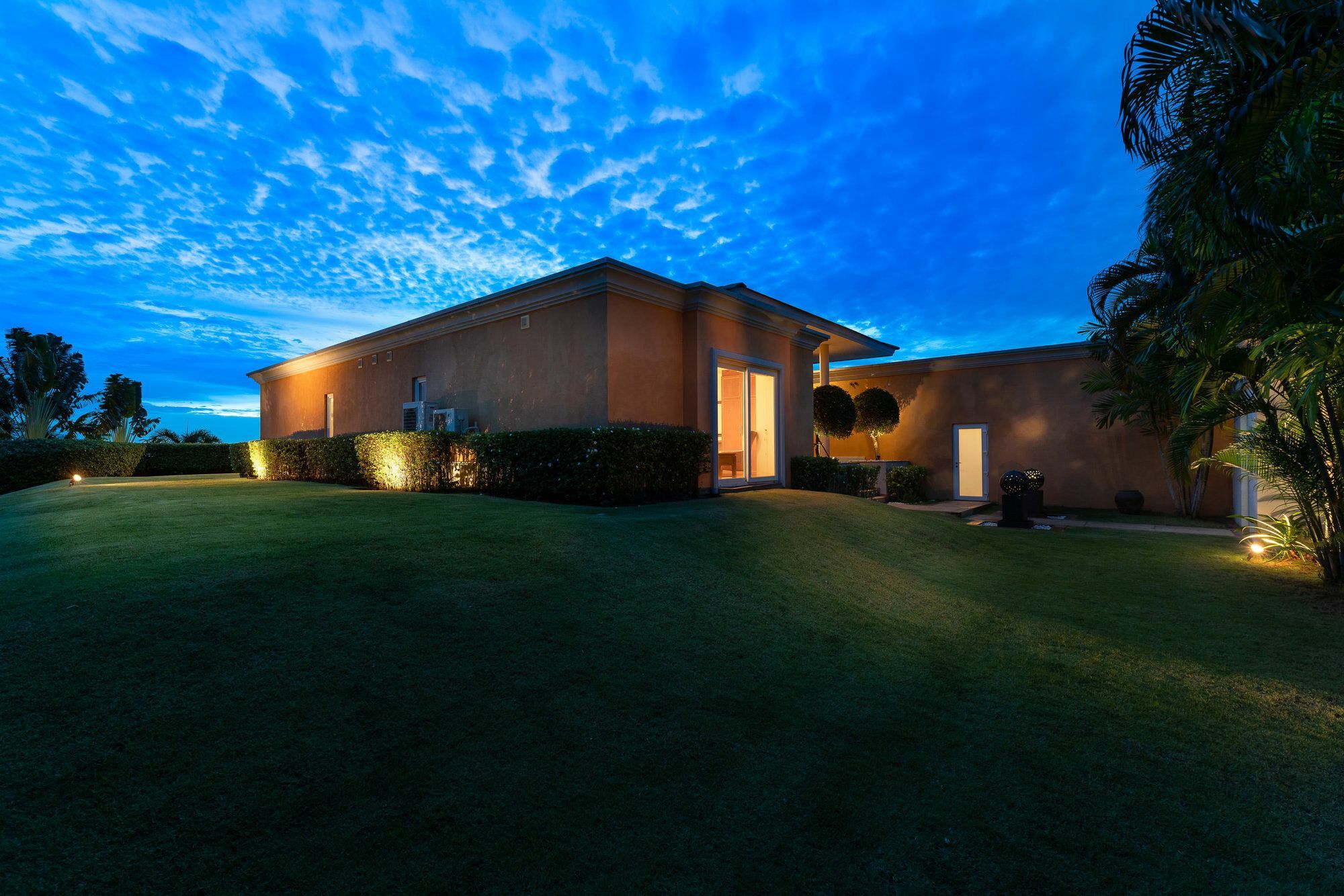 Sunset View Luxury Pool Villa *