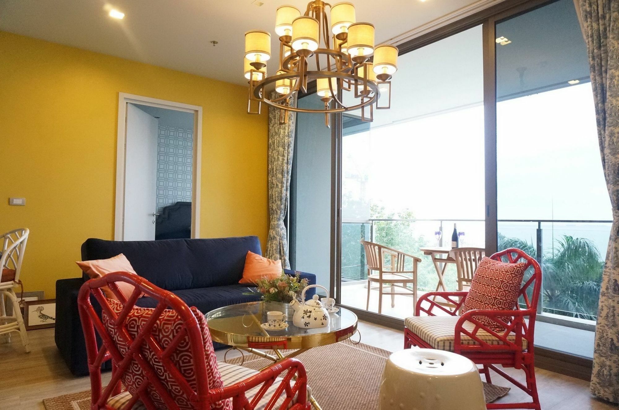 Apartment Baan Plai Haad Beachfront *