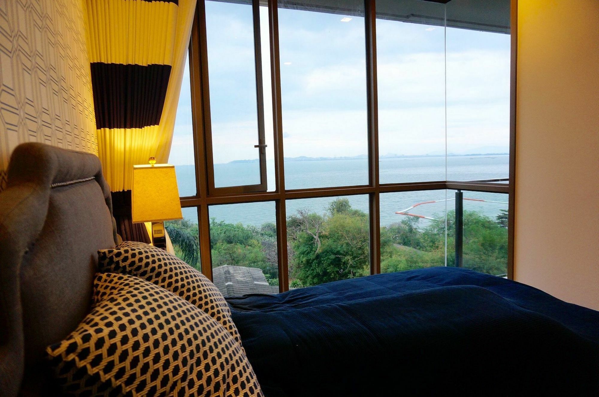 Baan Plai Haad Beachfront