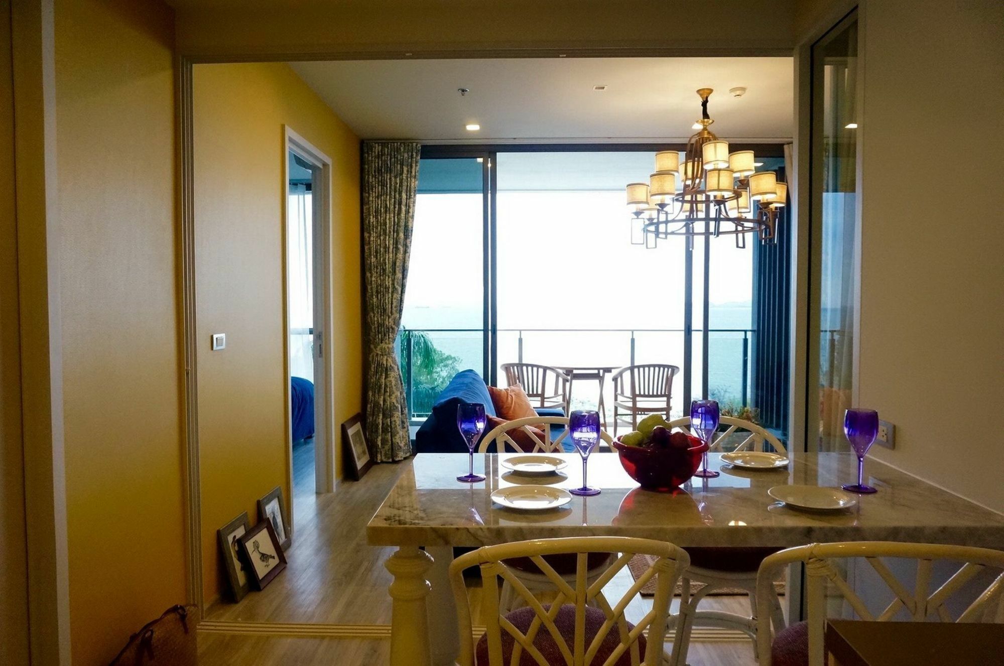 Apartment Baan Plai Haad Beachfront *
