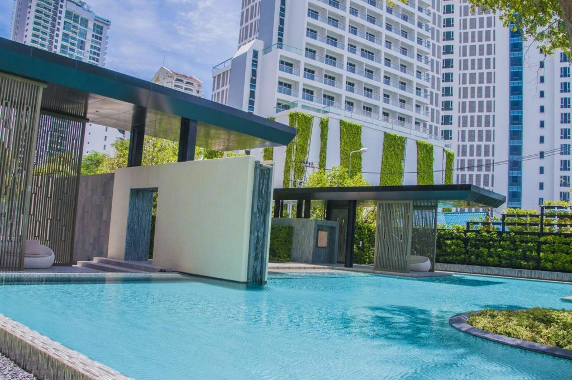 Baan Plai Haad Beachfront Apartment