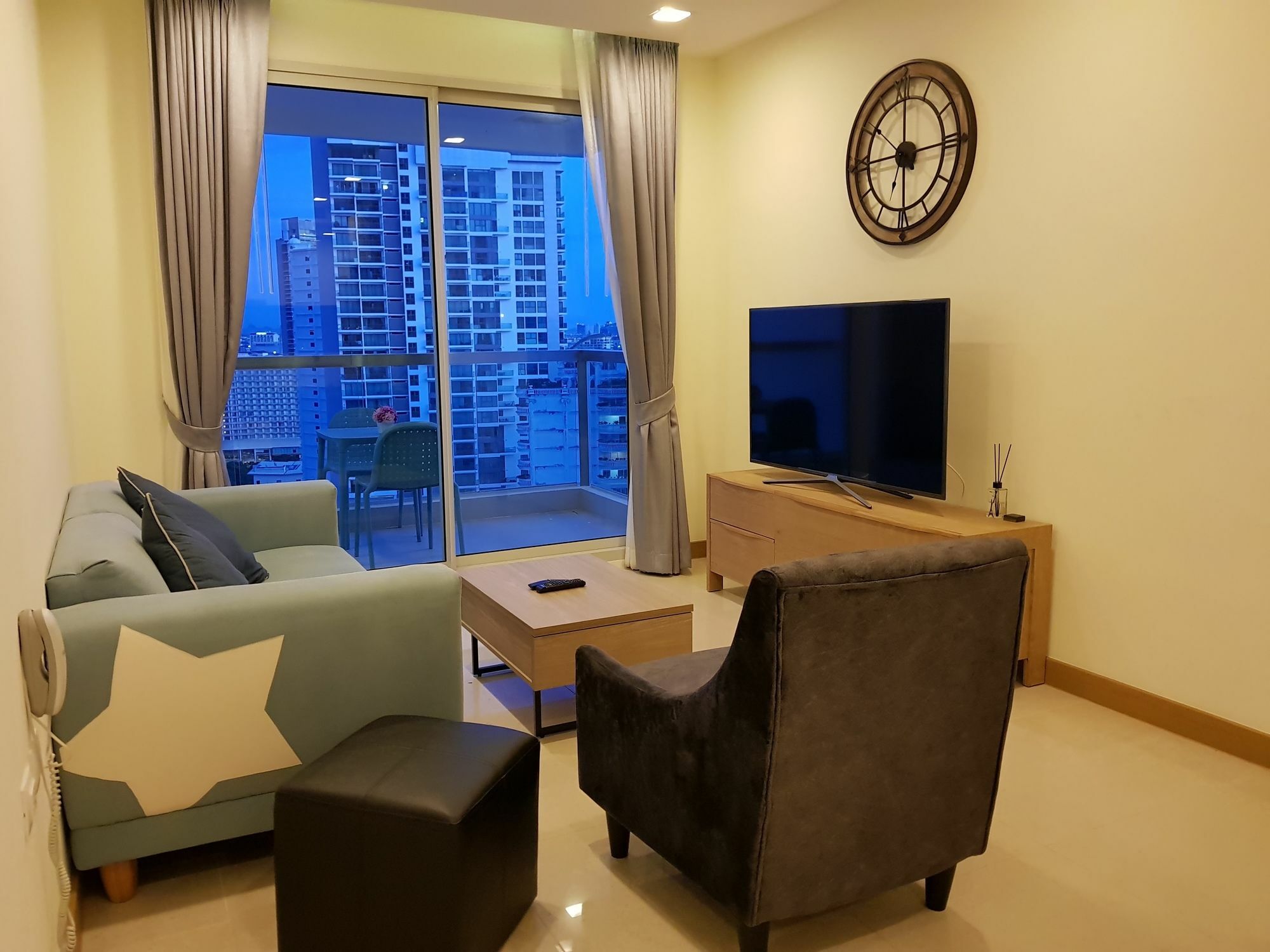Hotel The Palm 2br By 3*