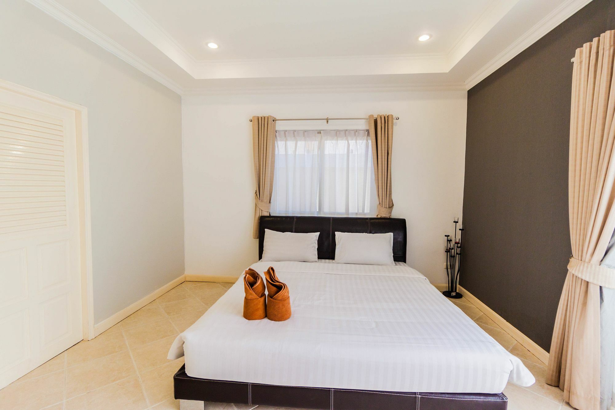 Majestic Pool By Sunny Villa Pattaya