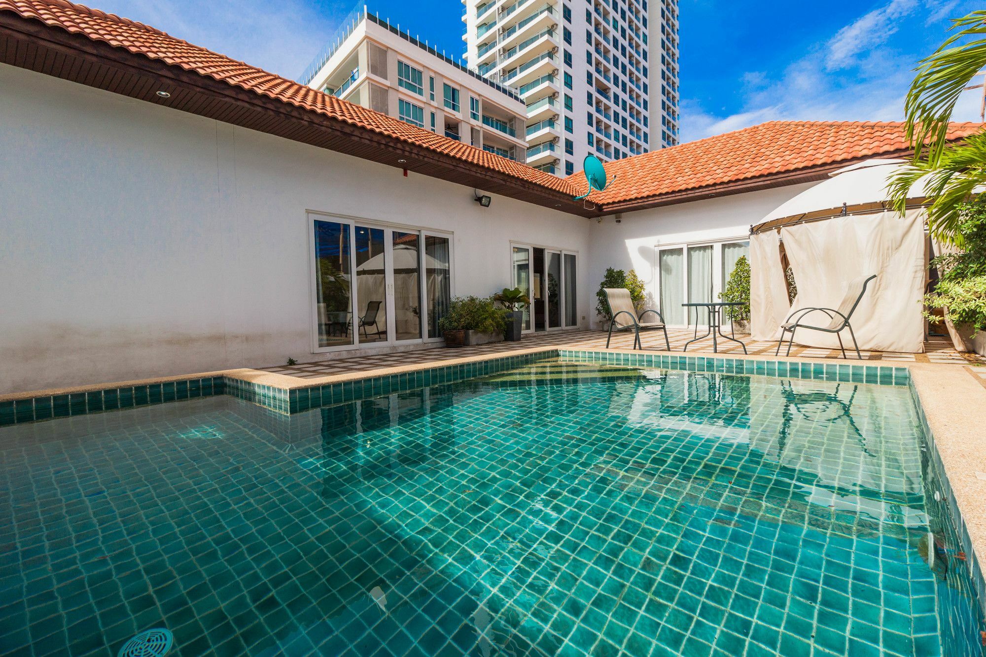 Majestic Pool By Sunny Pattaya