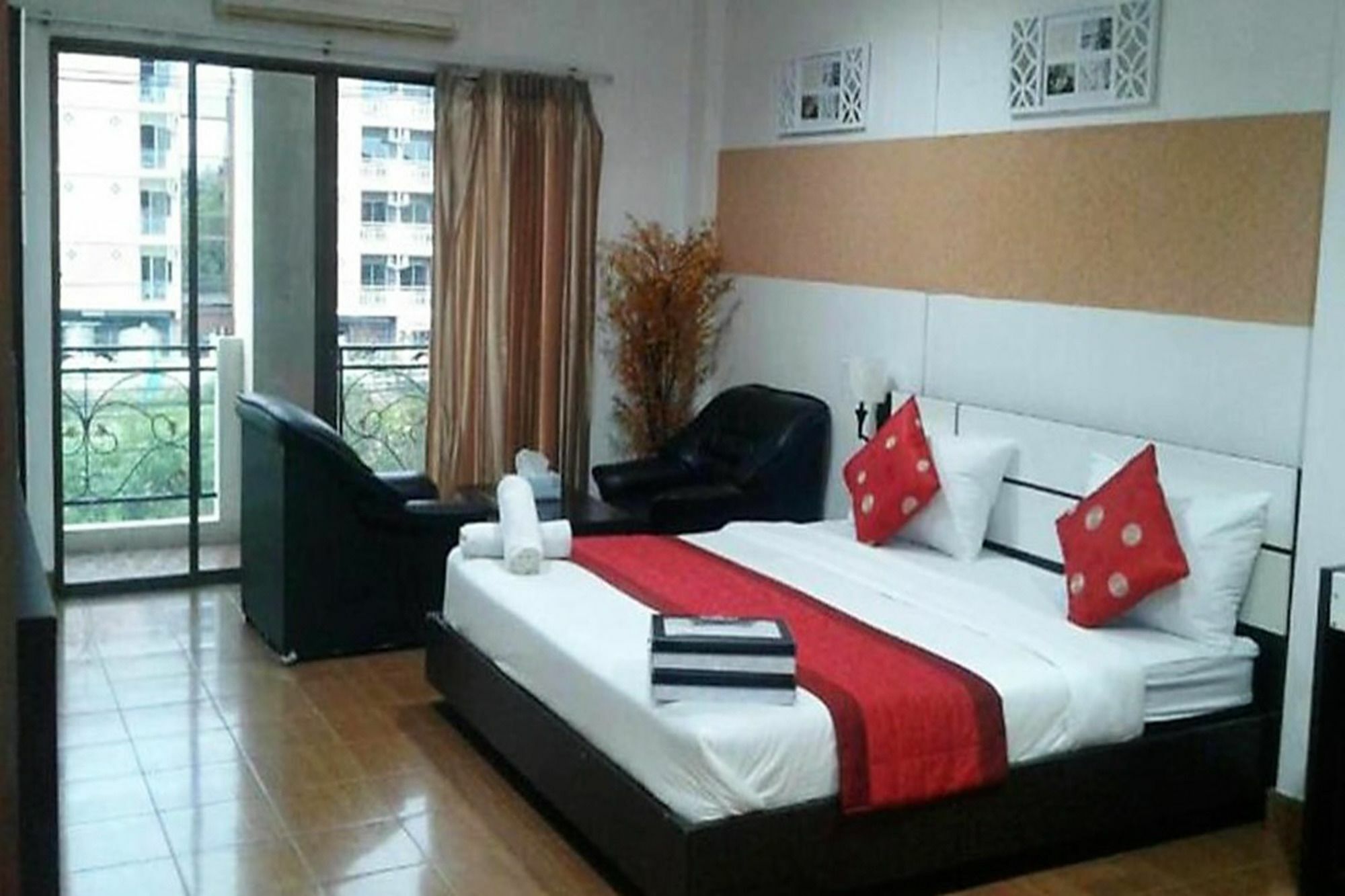 Valentine Hotel