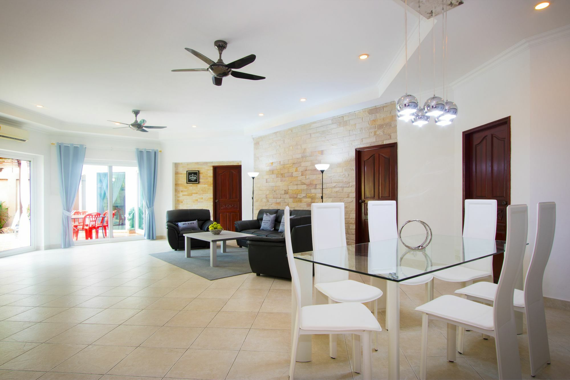 Majestic Cosy Apartment Pattaya