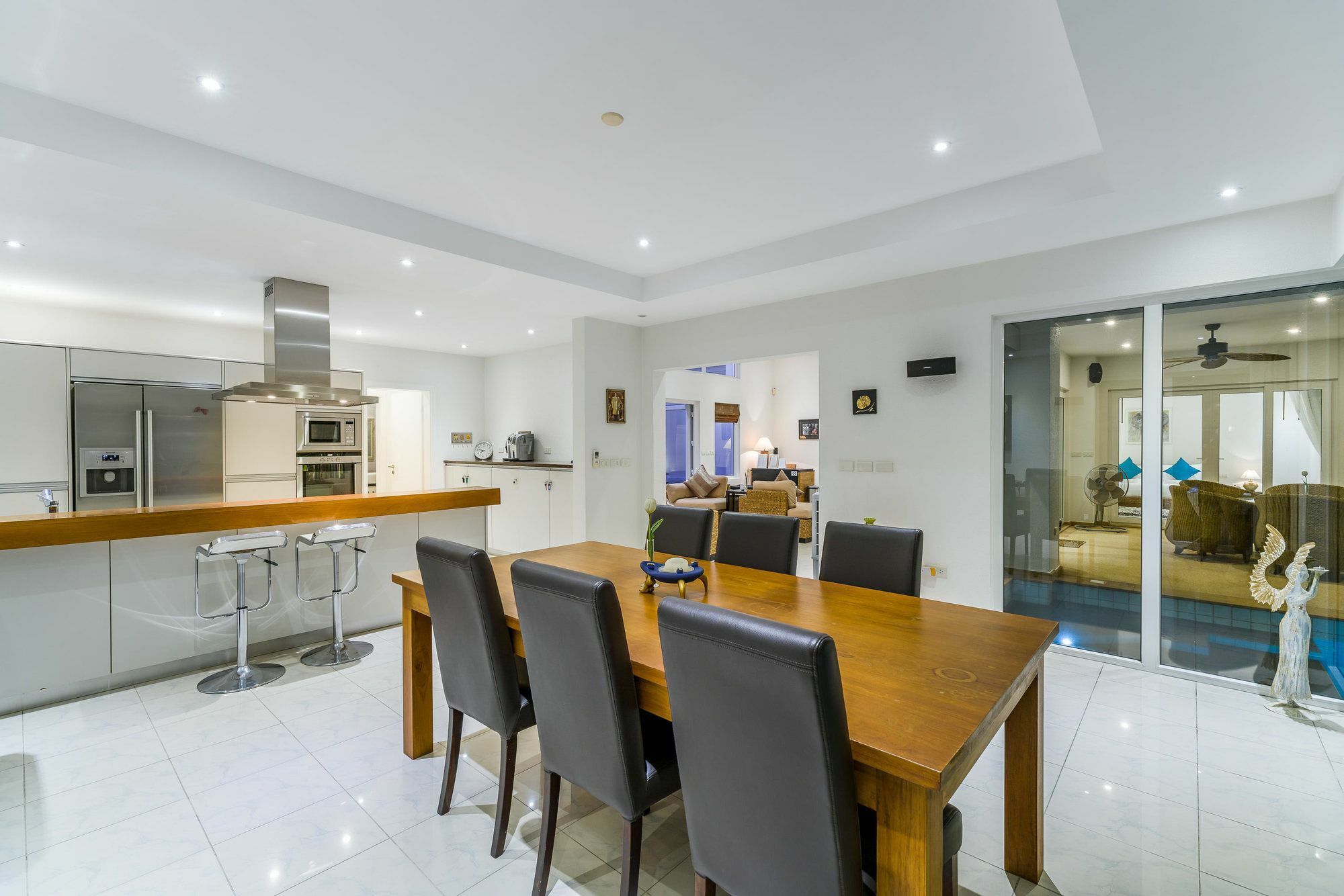 Villa Luxury Pool 52 4br 8-10 Persons Pattaya