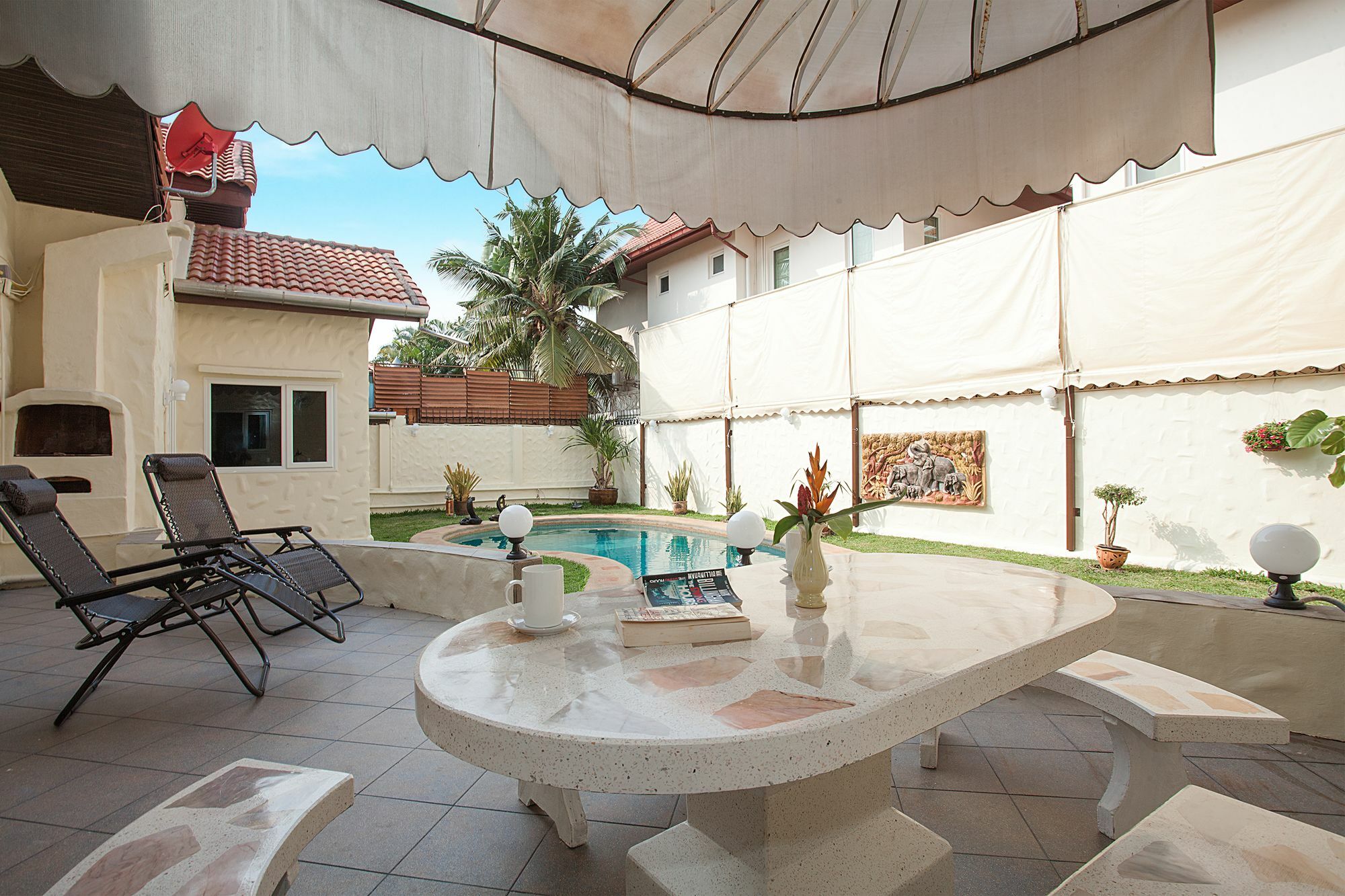 Villa Nai Mueang Far With - 4 Bedroom