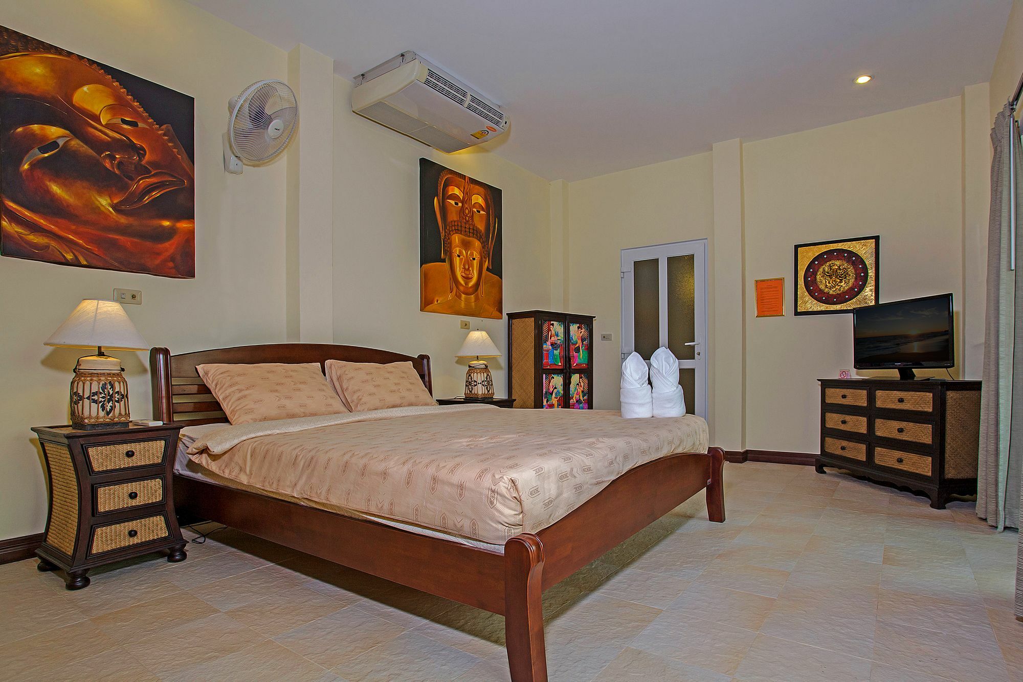Nai Mueang Far With - 4 Bedroom Villa *