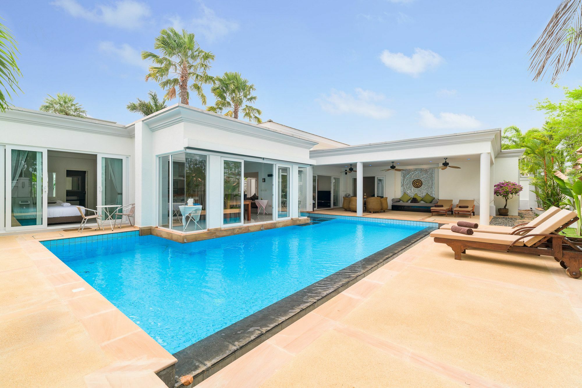Luxury Pool 52 4br 8-10 Persons Villa