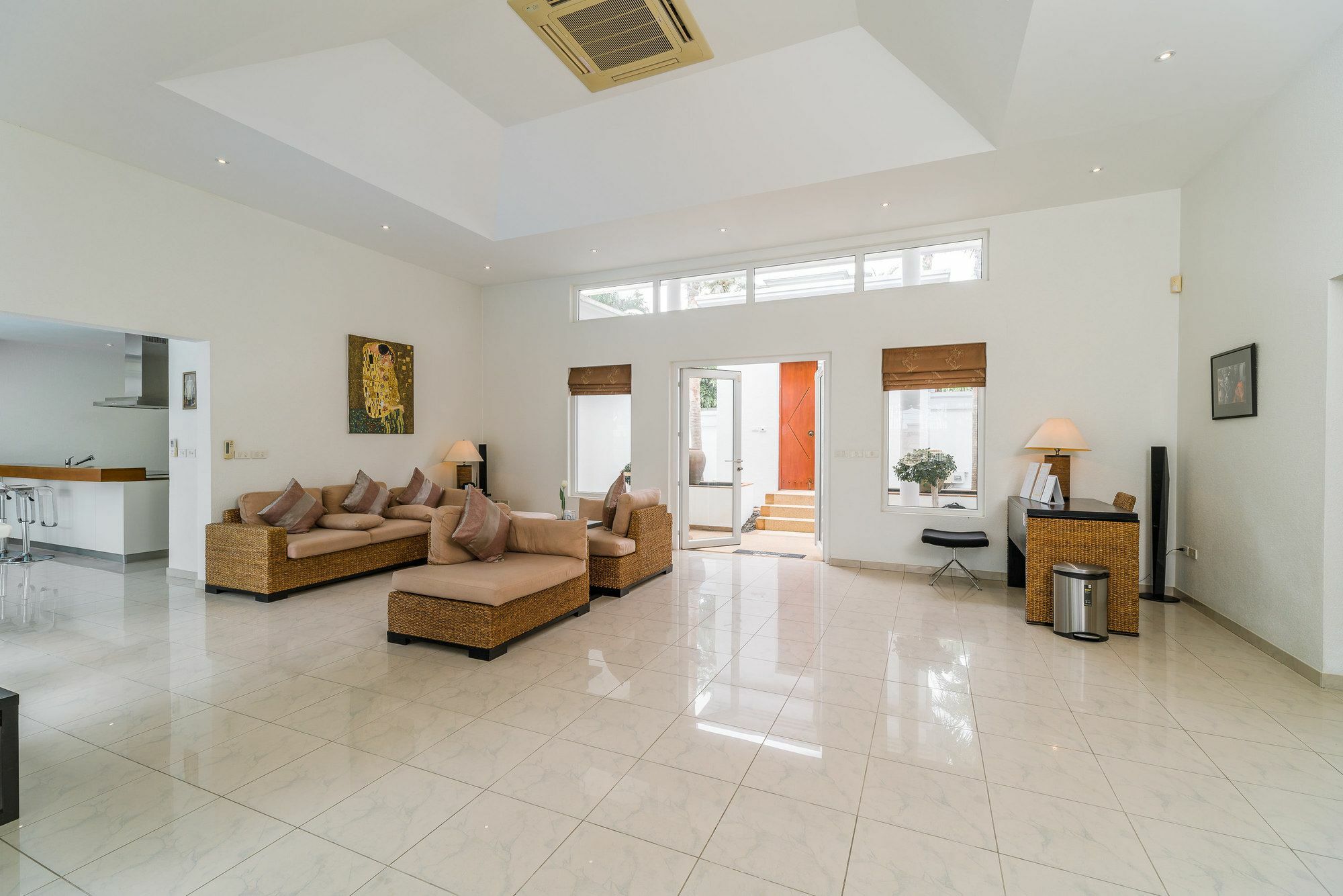 Villa Luxury Pool 52 4br 8-10 Persons Pattaya