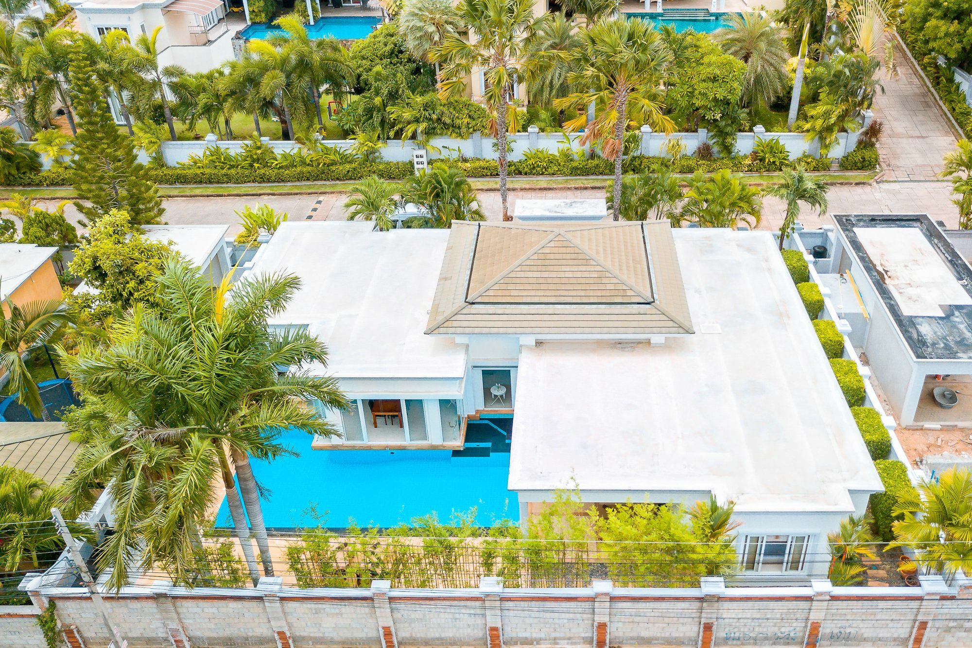 Luxury Pool 52 4br 8-10 Persons Villa Pattaya