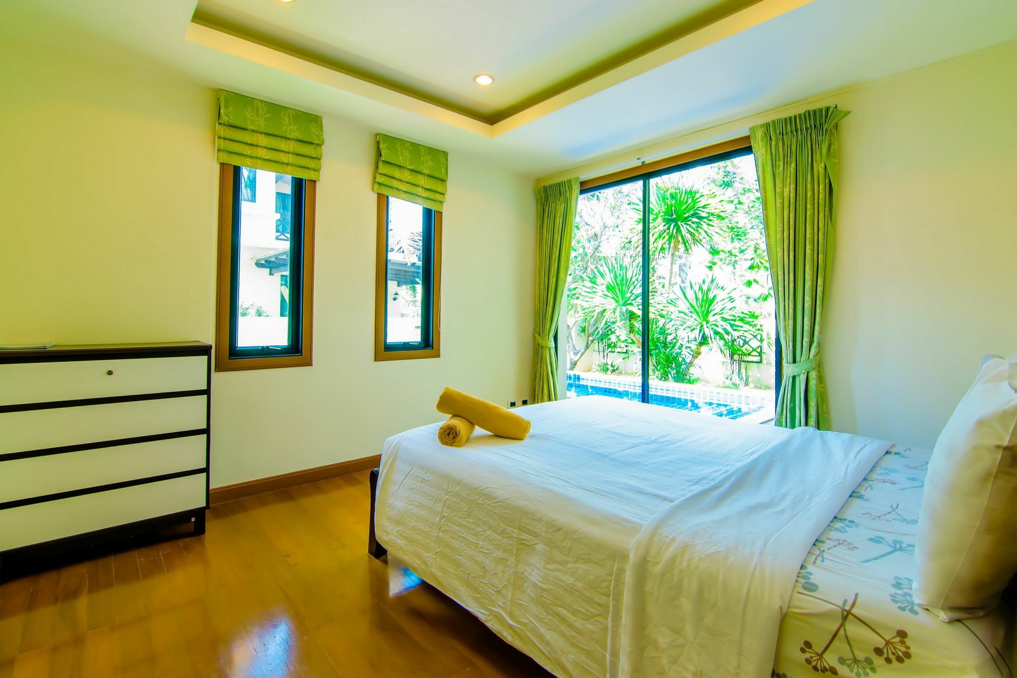 Natcha Pool Villa *
