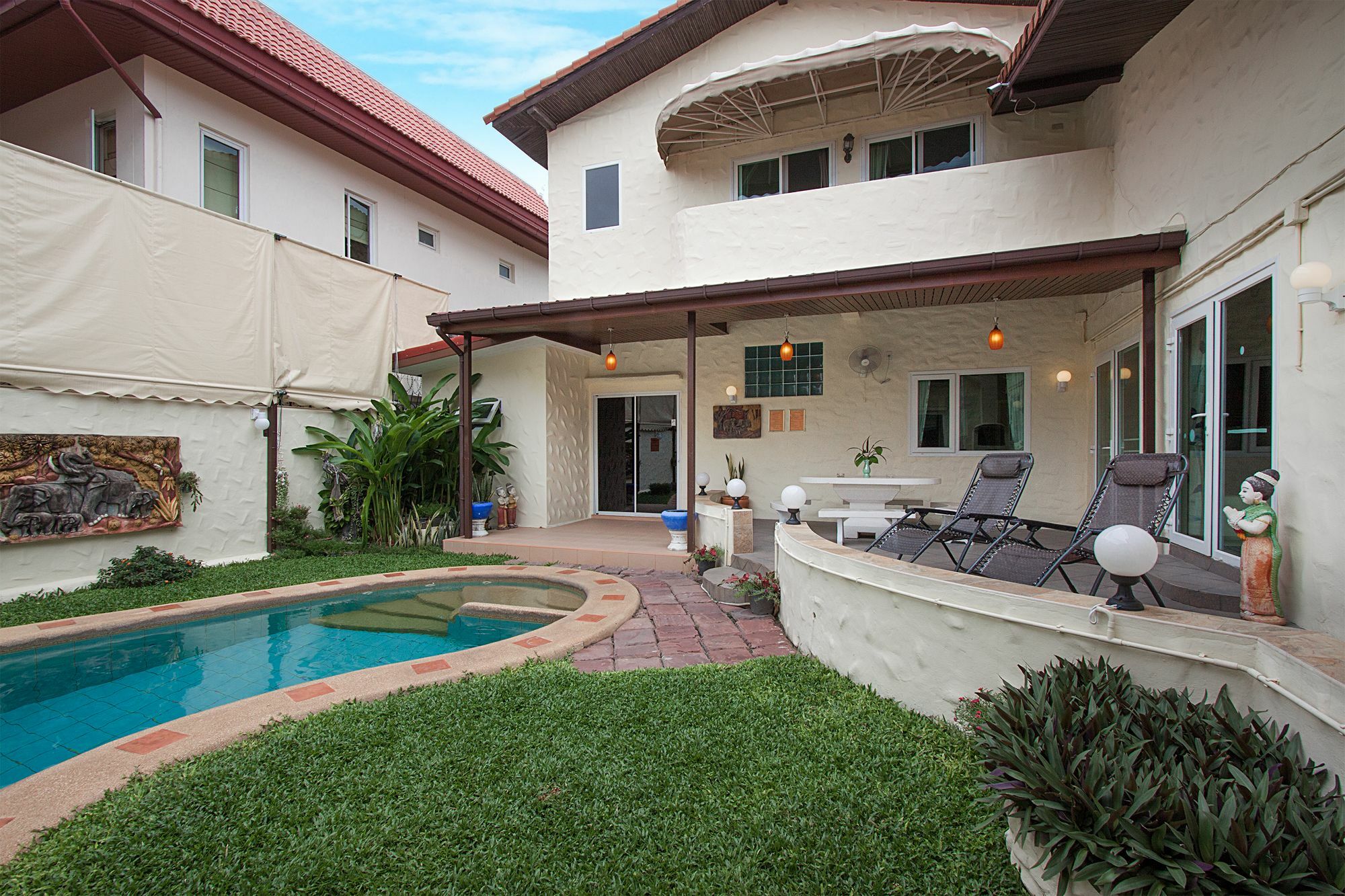 Villa Nai Mueang Far With - 4 Bedroom *