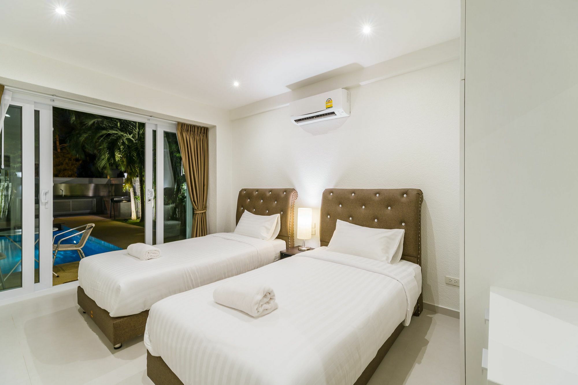 Villa Luxury Pool 52 4br 8-10 Persons