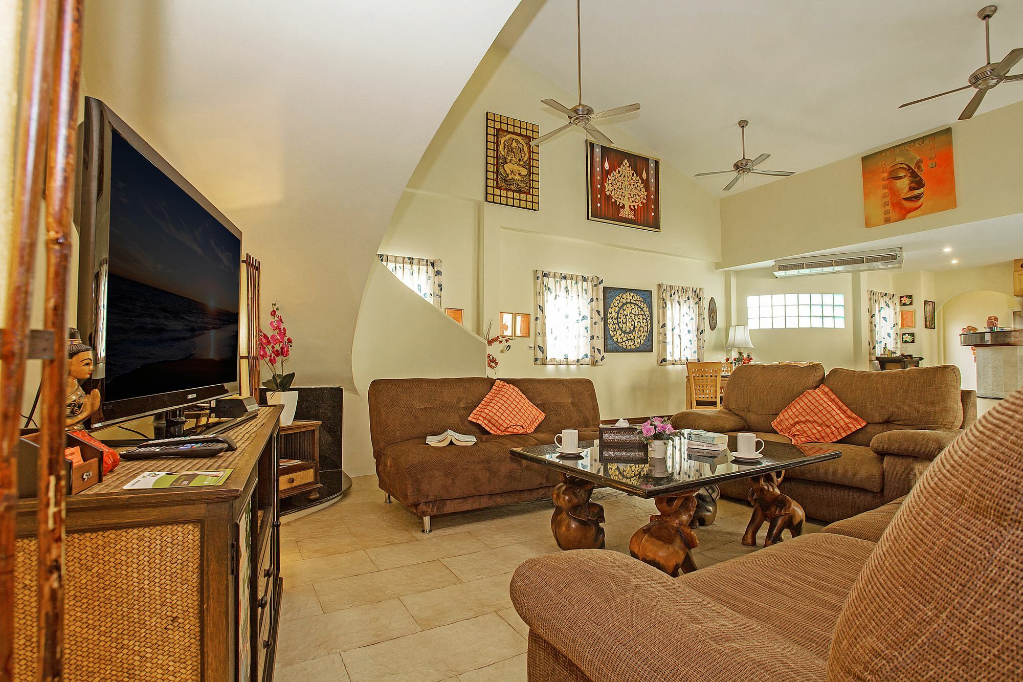 Nai Mueang Far With - 4 Bedroom Pattaya