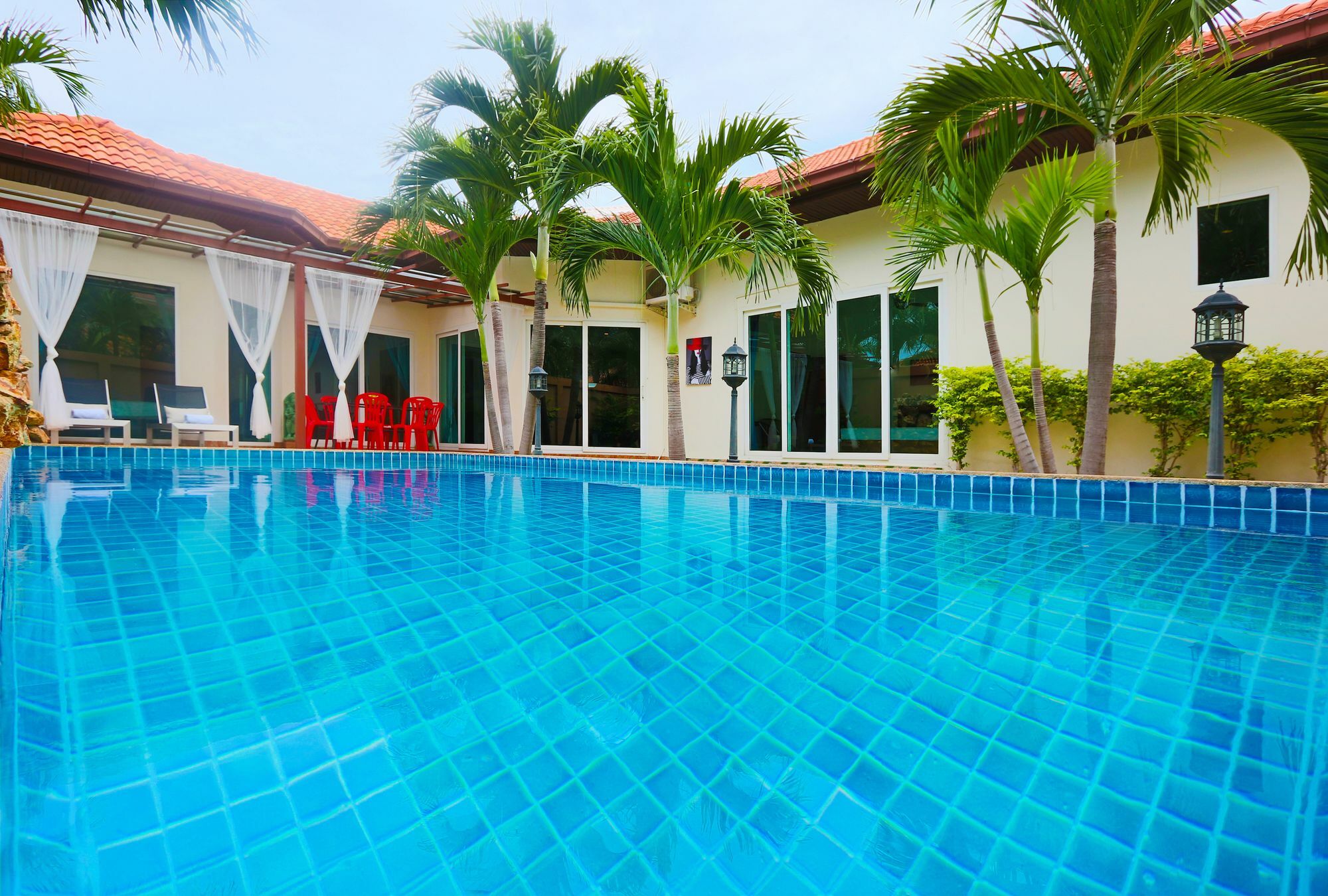 Majestic Cosy Apartment Pattaya