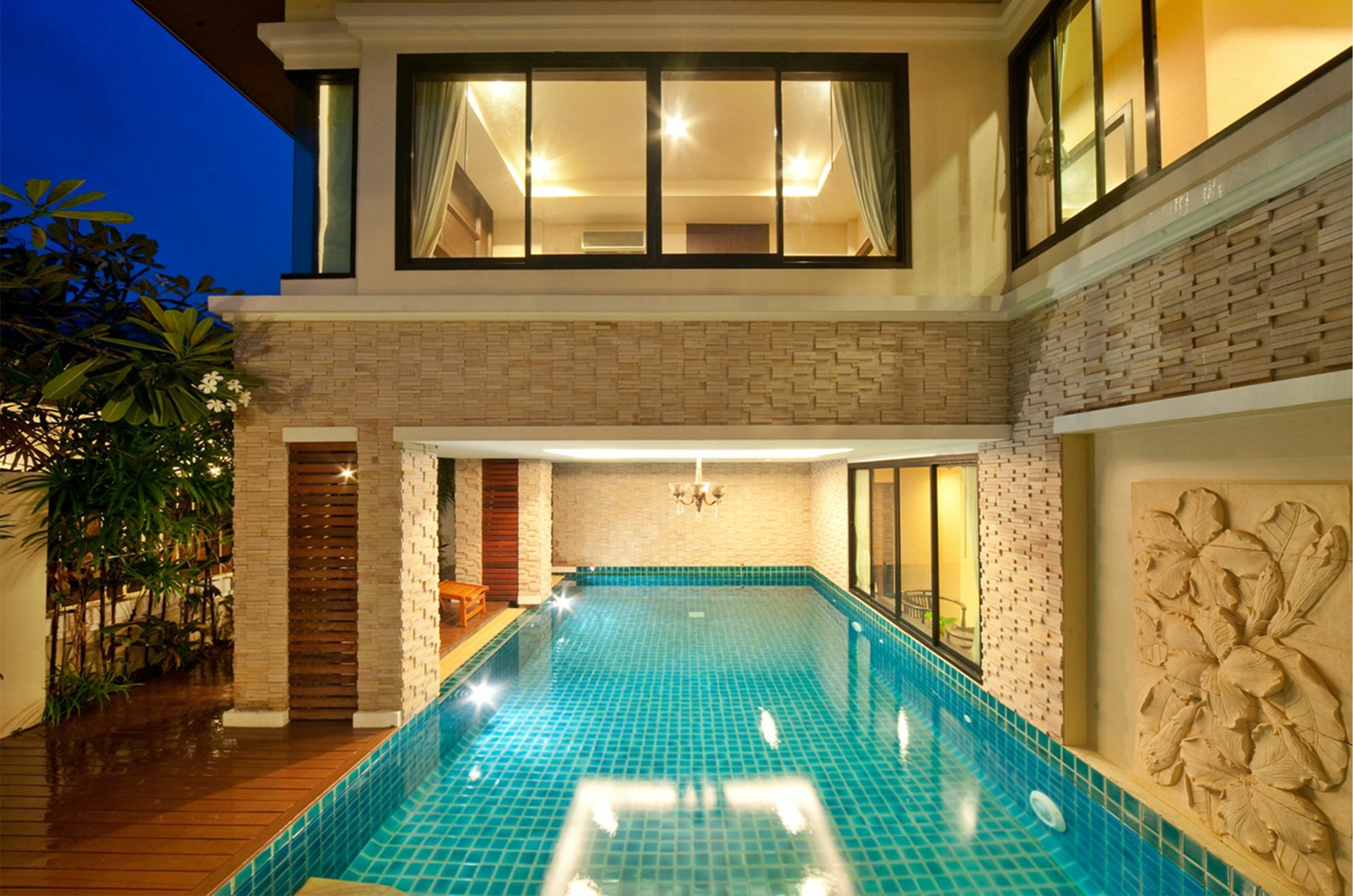 Natcha Pool Villa